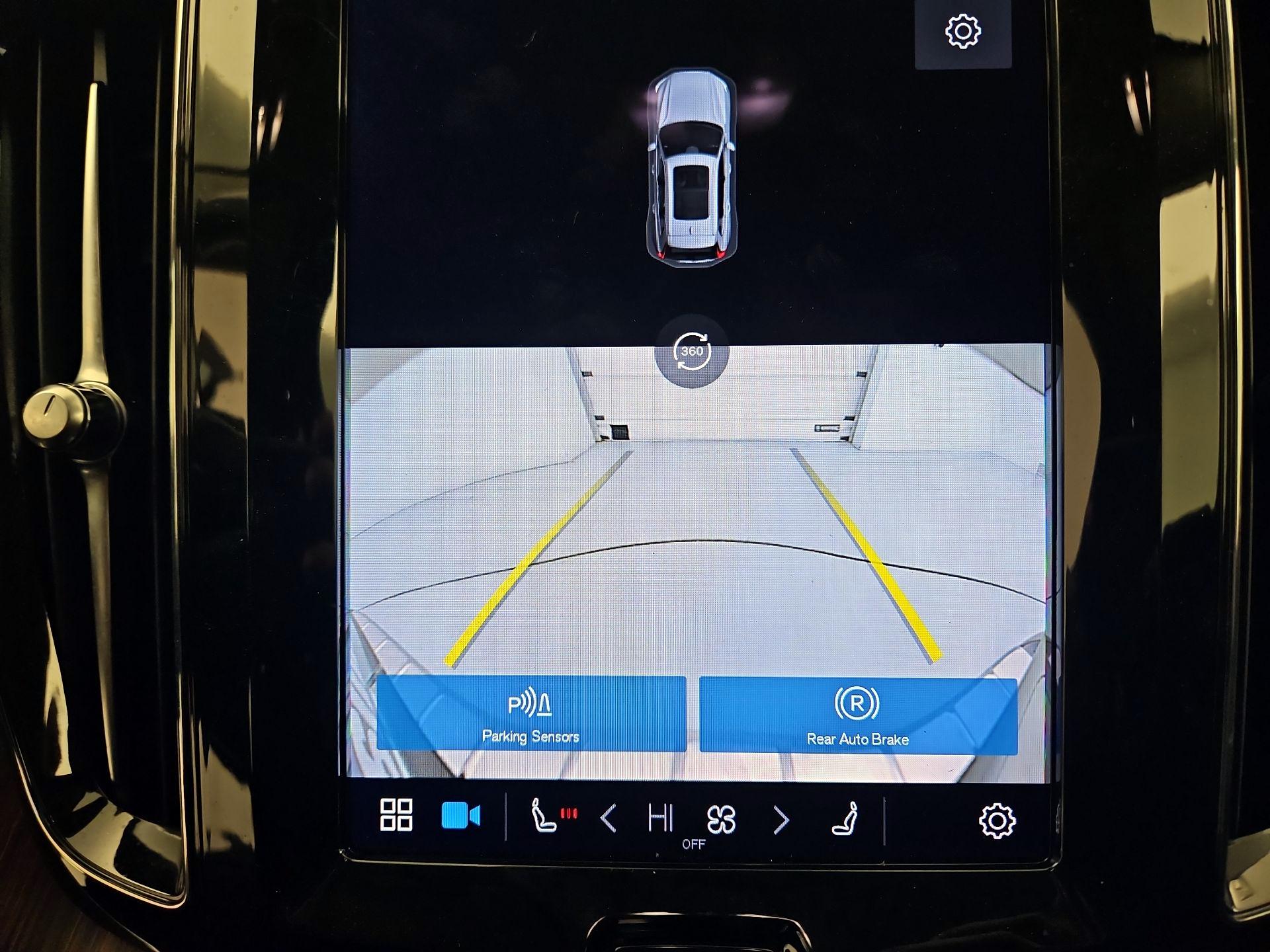 Thumbnail: 2023 Volvo XC60 - 14