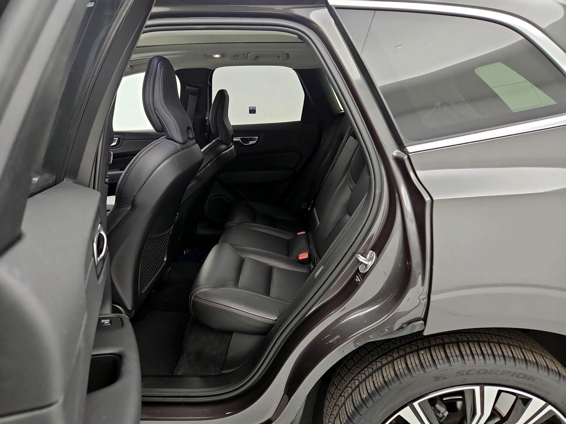 Thumbnail: 2023 Volvo XC60 - 20