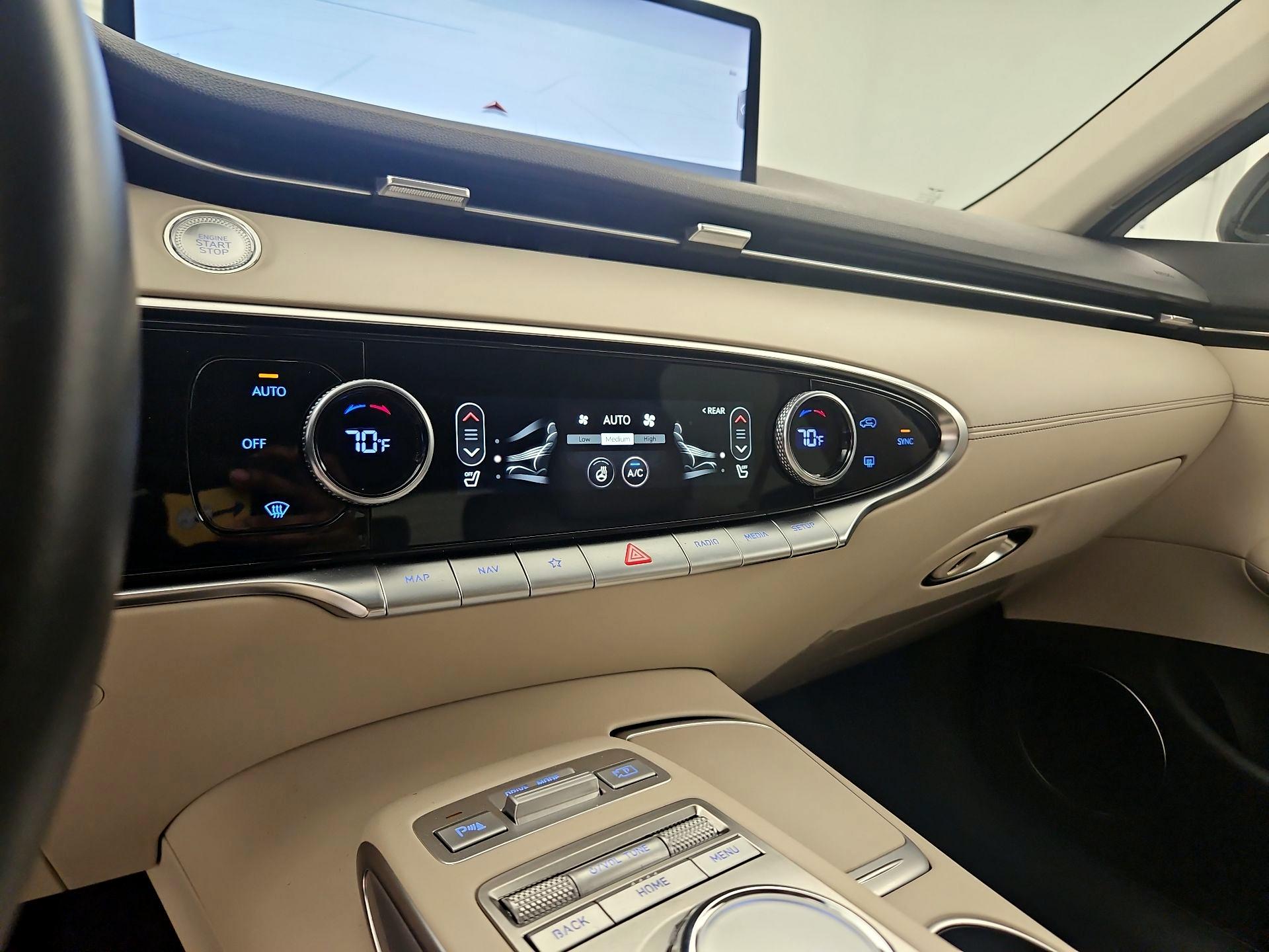 Thumbnail: 2025 Genesis GV70 - 16