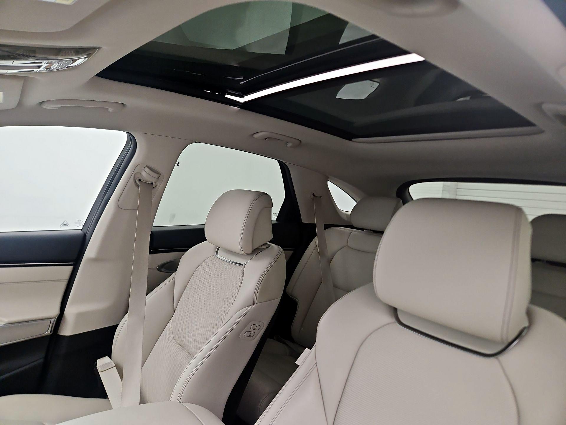 Thumbnail: 2025 Genesis GV70 - 19