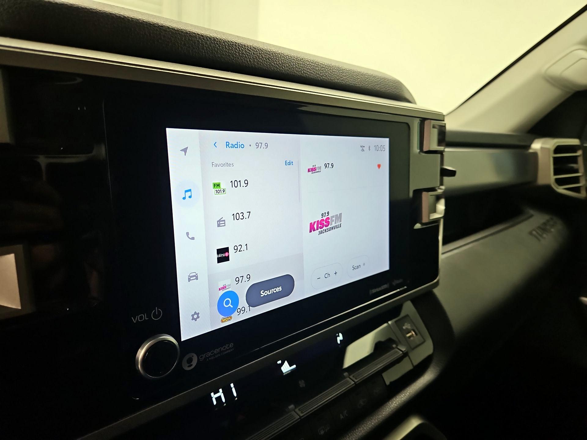 Thumbnail: 2023 Toyota Tundra - 15