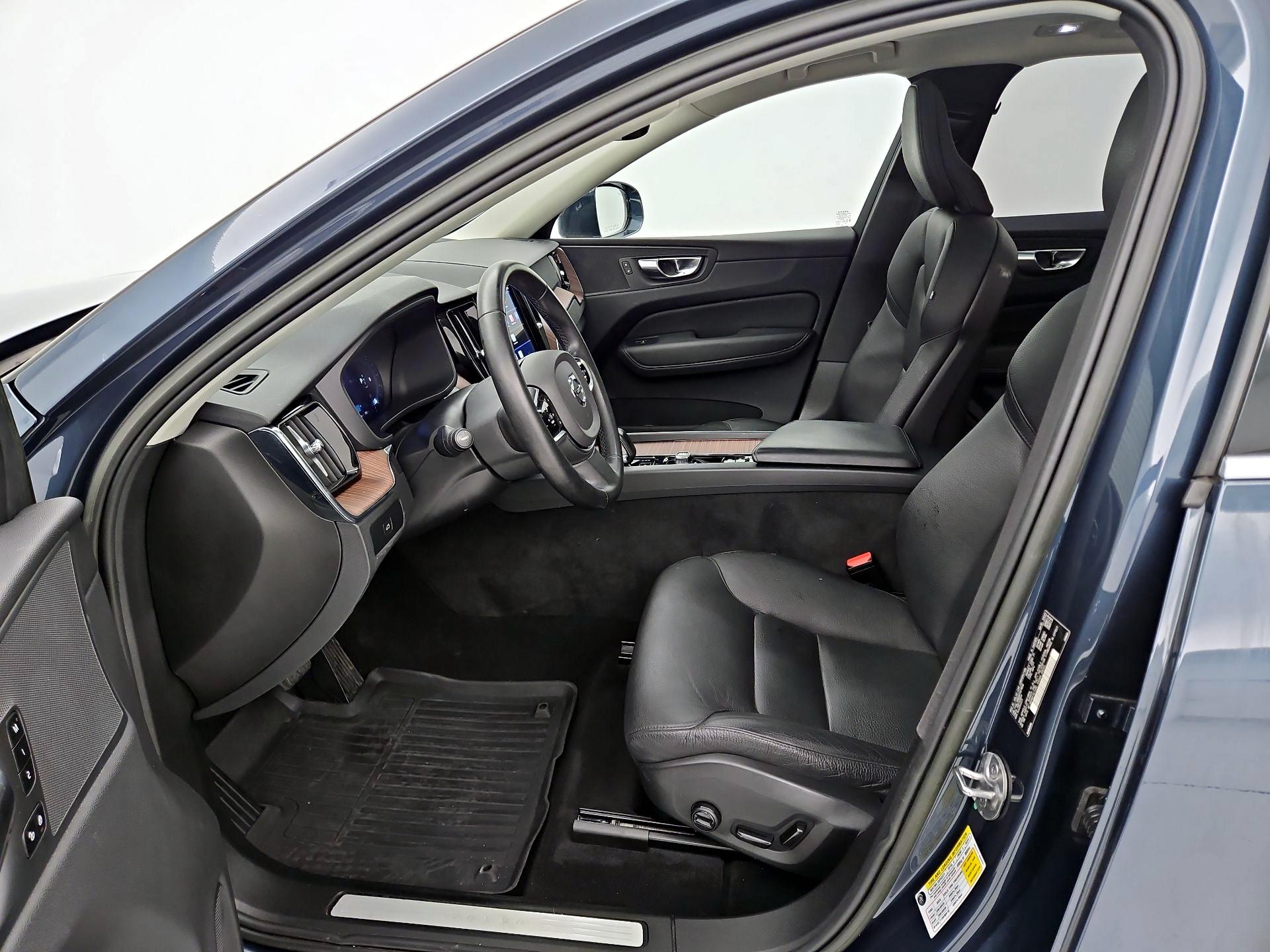 Thumbnail: 2023 Volvo XC60 - 11