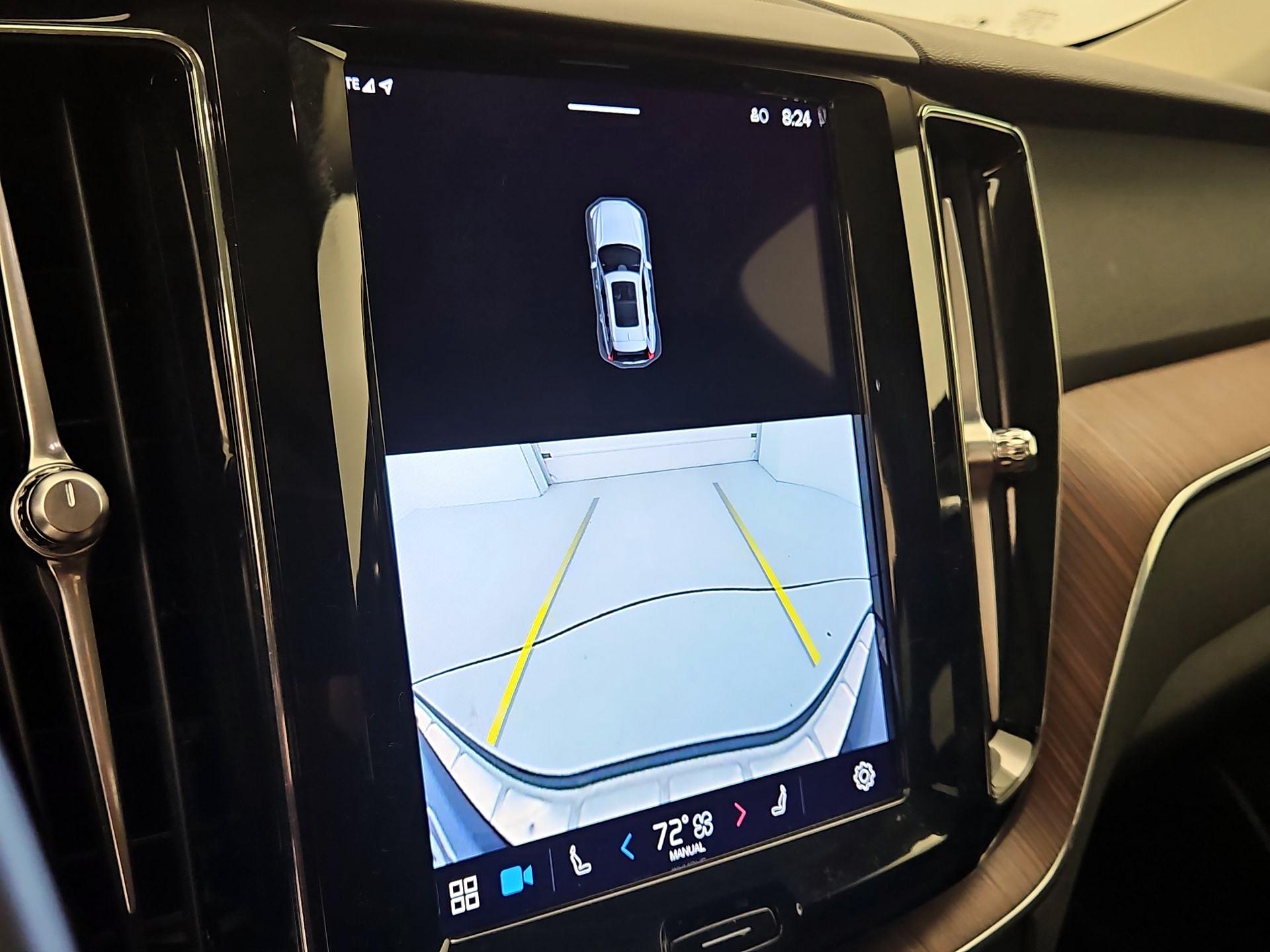 Thumbnail: 2023 Volvo XC60 - 14