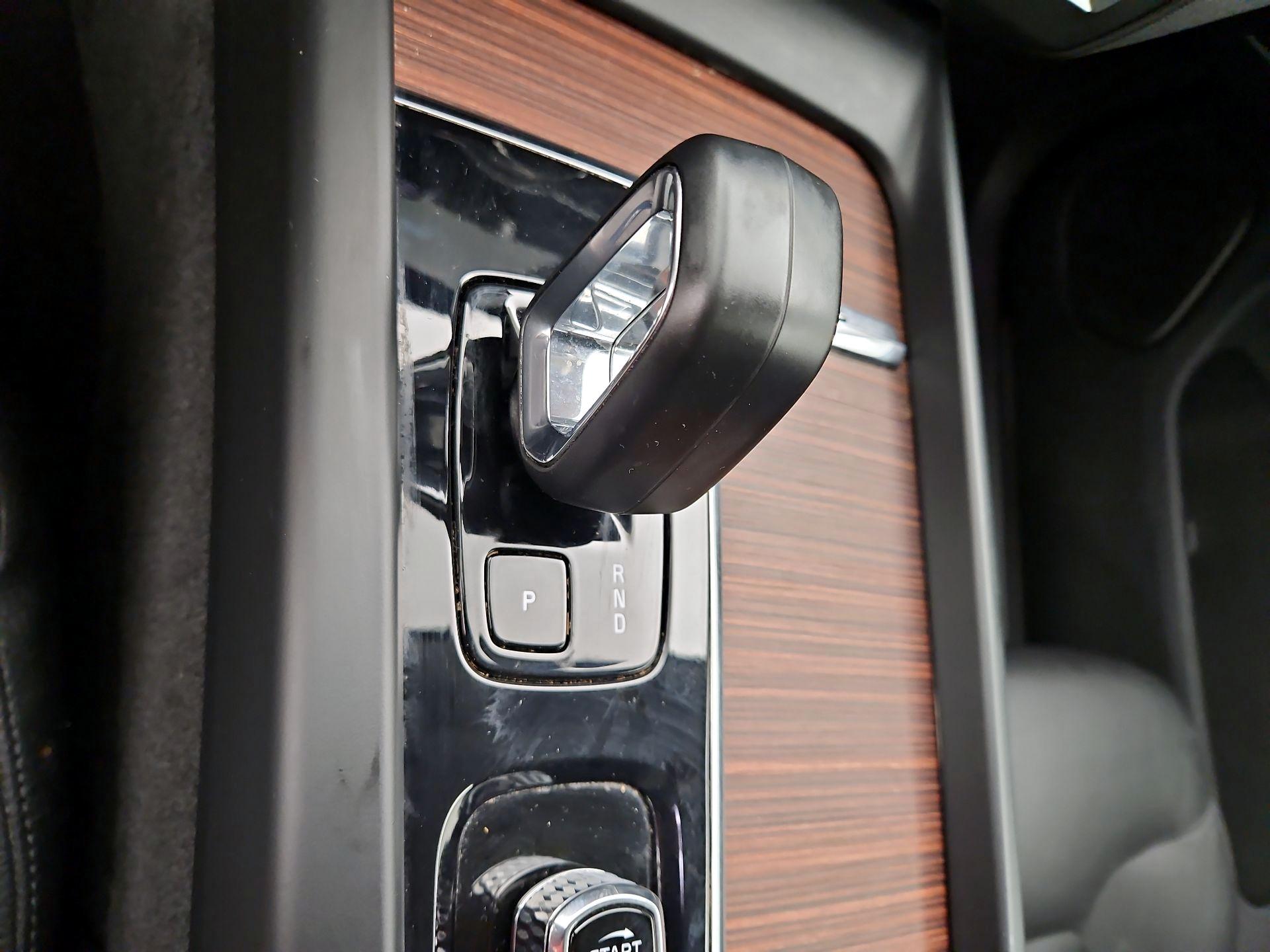 Thumbnail: 2023 Volvo XC60 - 17