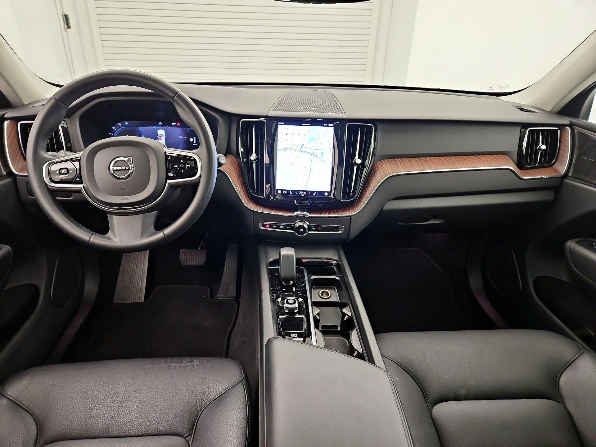 Thumbnail: 2023 Volvo XC60 - 9