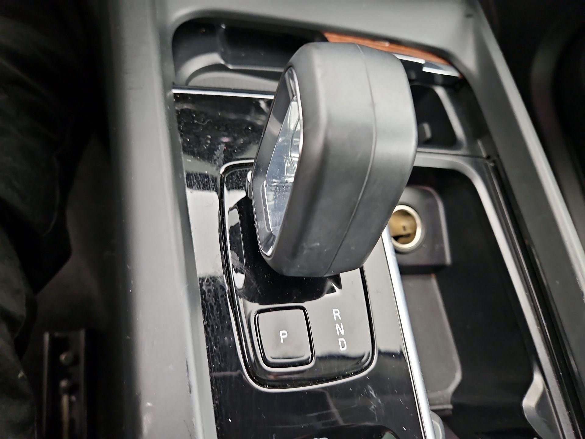 Thumbnail: 2023 Volvo XC60 - 18