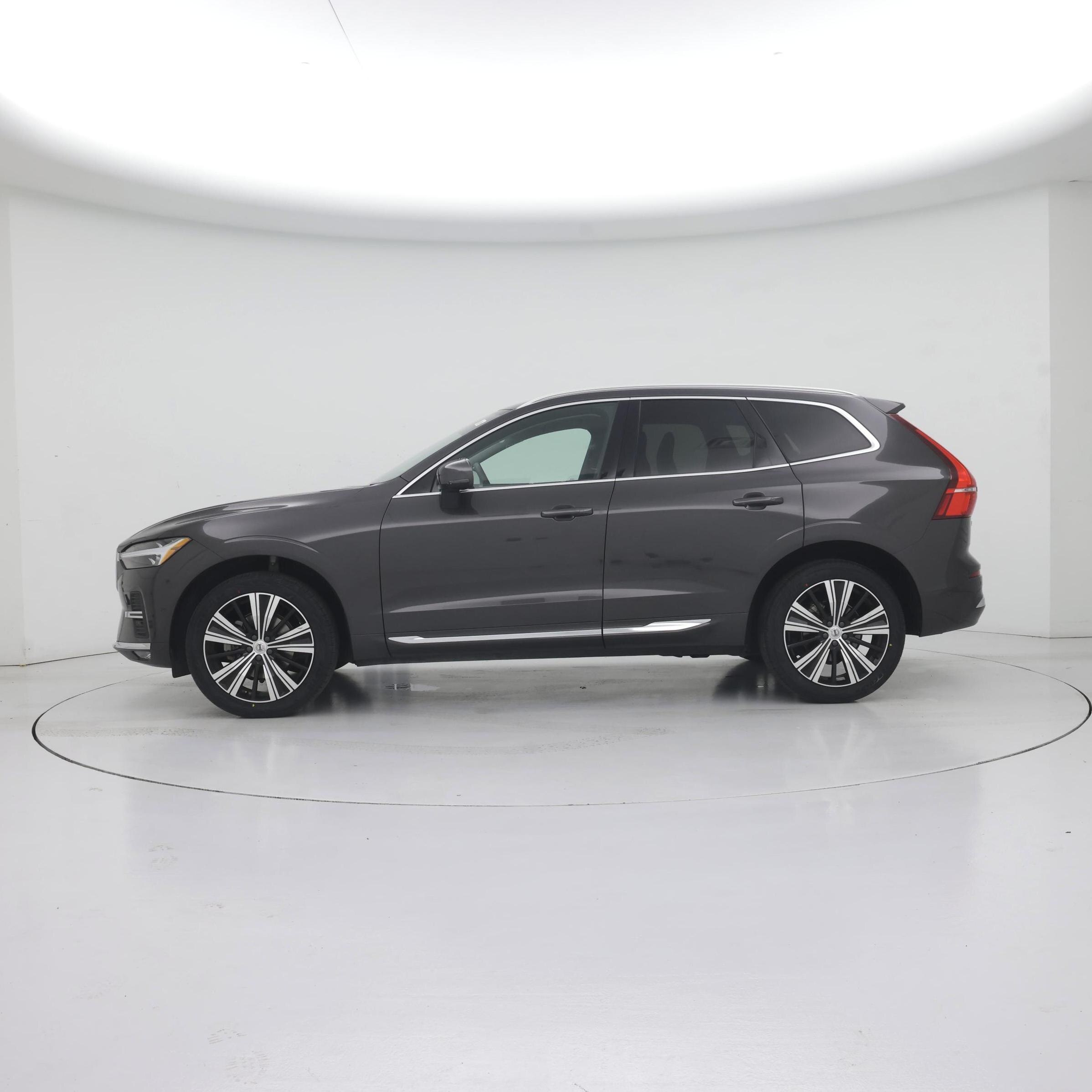 Thumbnail: 2023 Volvo XC60 - 3