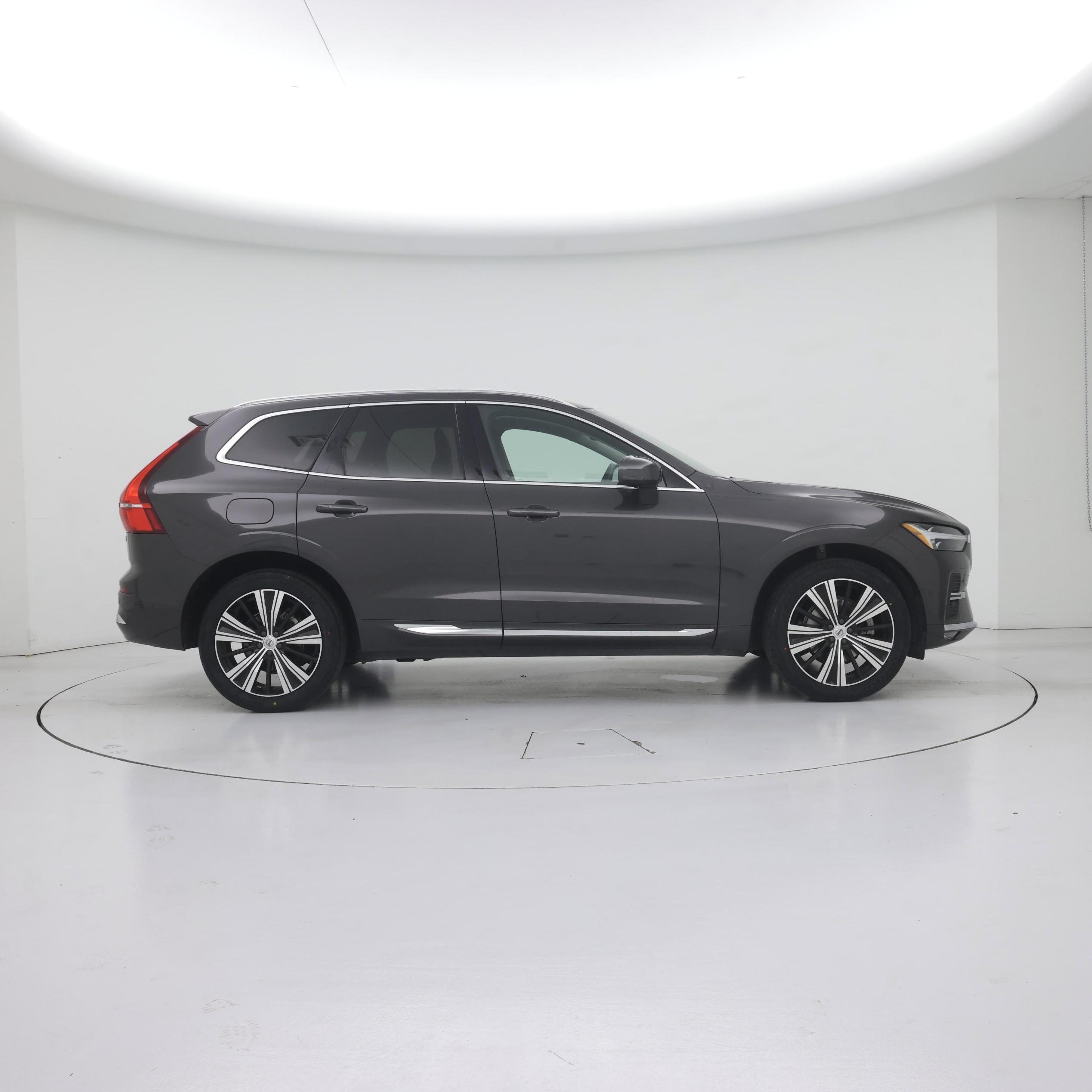 Thumbnail: 2023 Volvo XC60 - 7