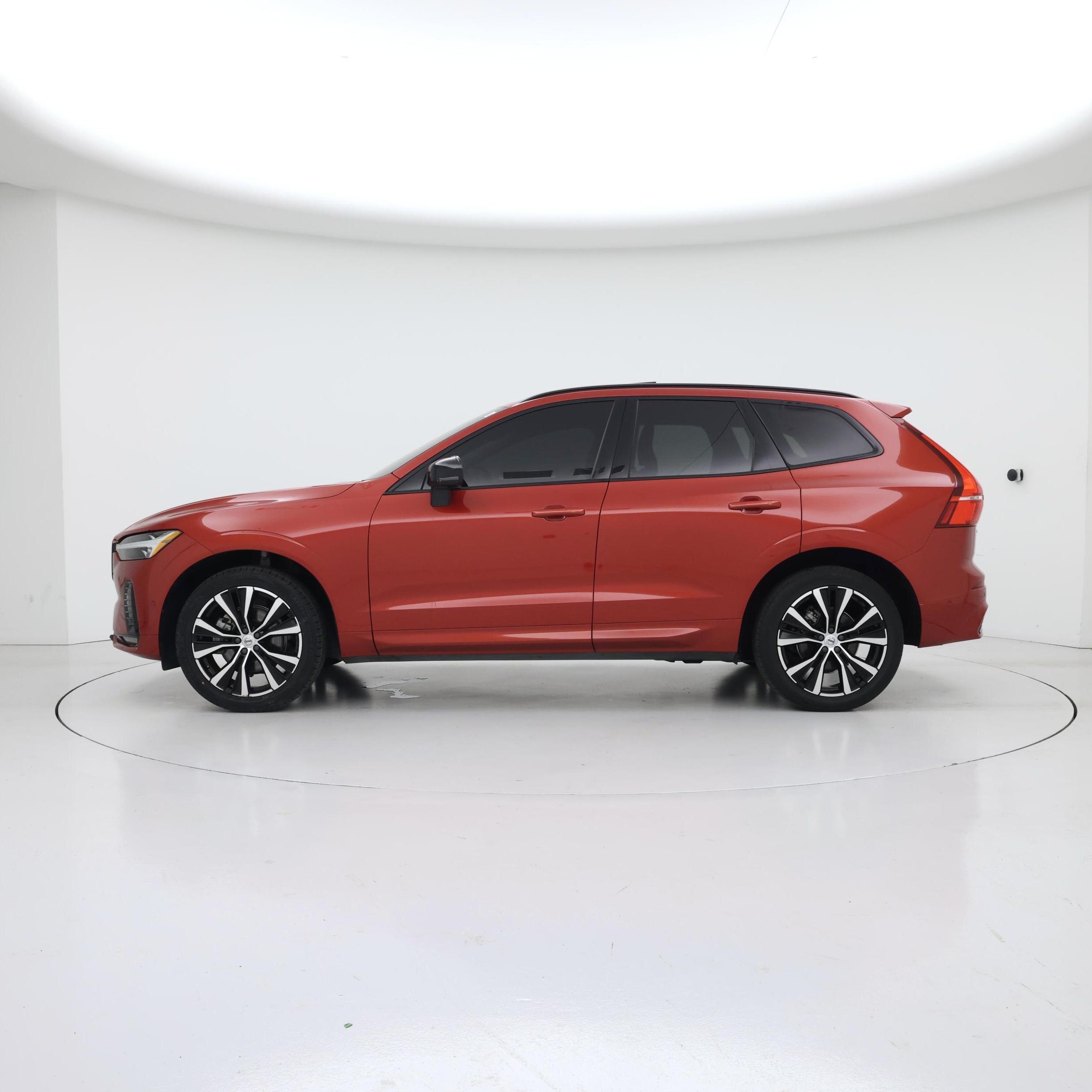 Thumbnail: 2023 Volvo XC60 - 3