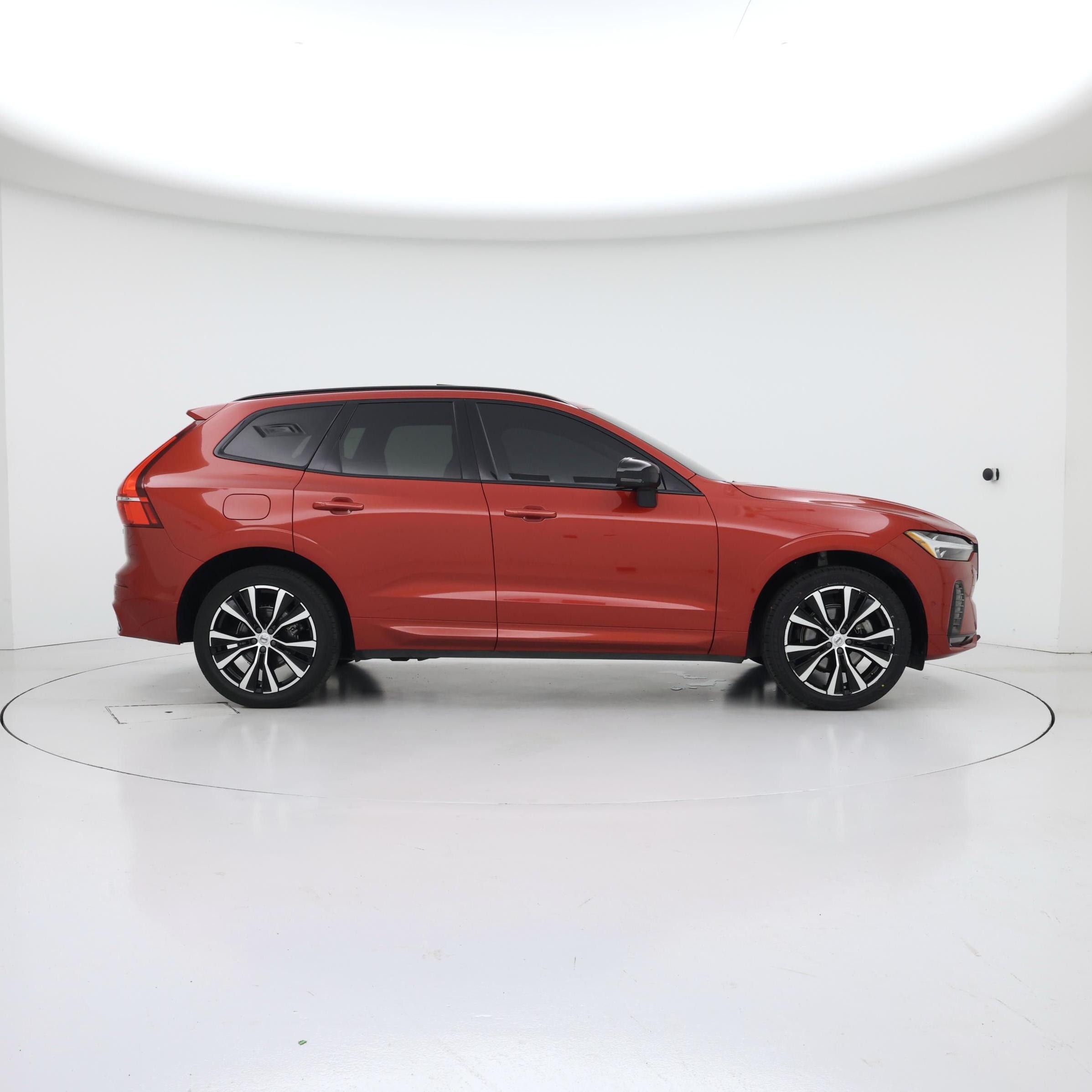 Thumbnail: 2023 Volvo XC60 - 7