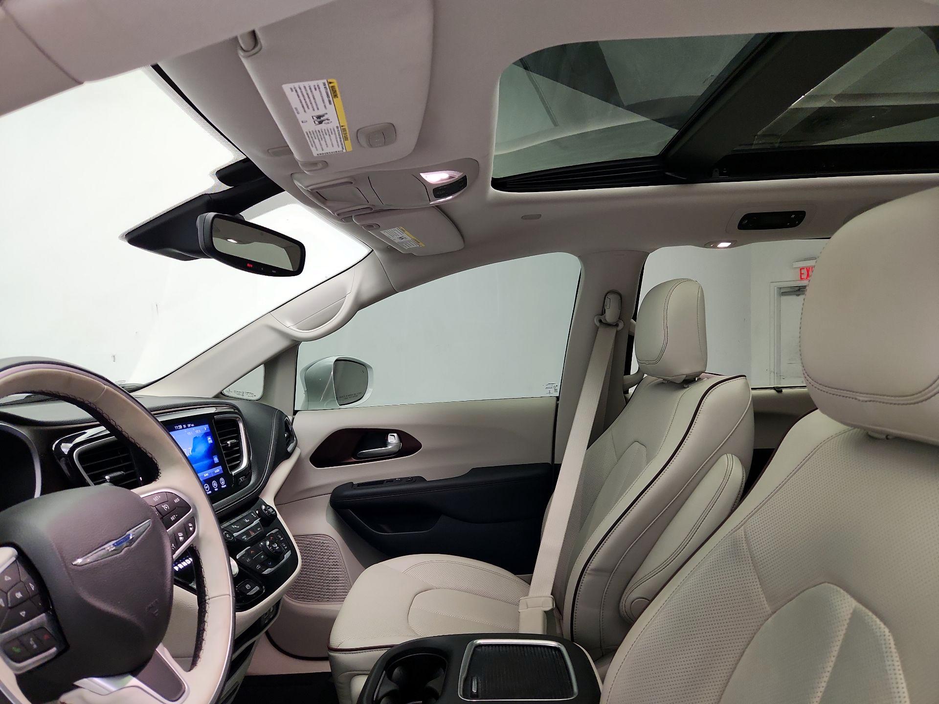 Thumbnail: 2017 Chrysler Pacifica - 20