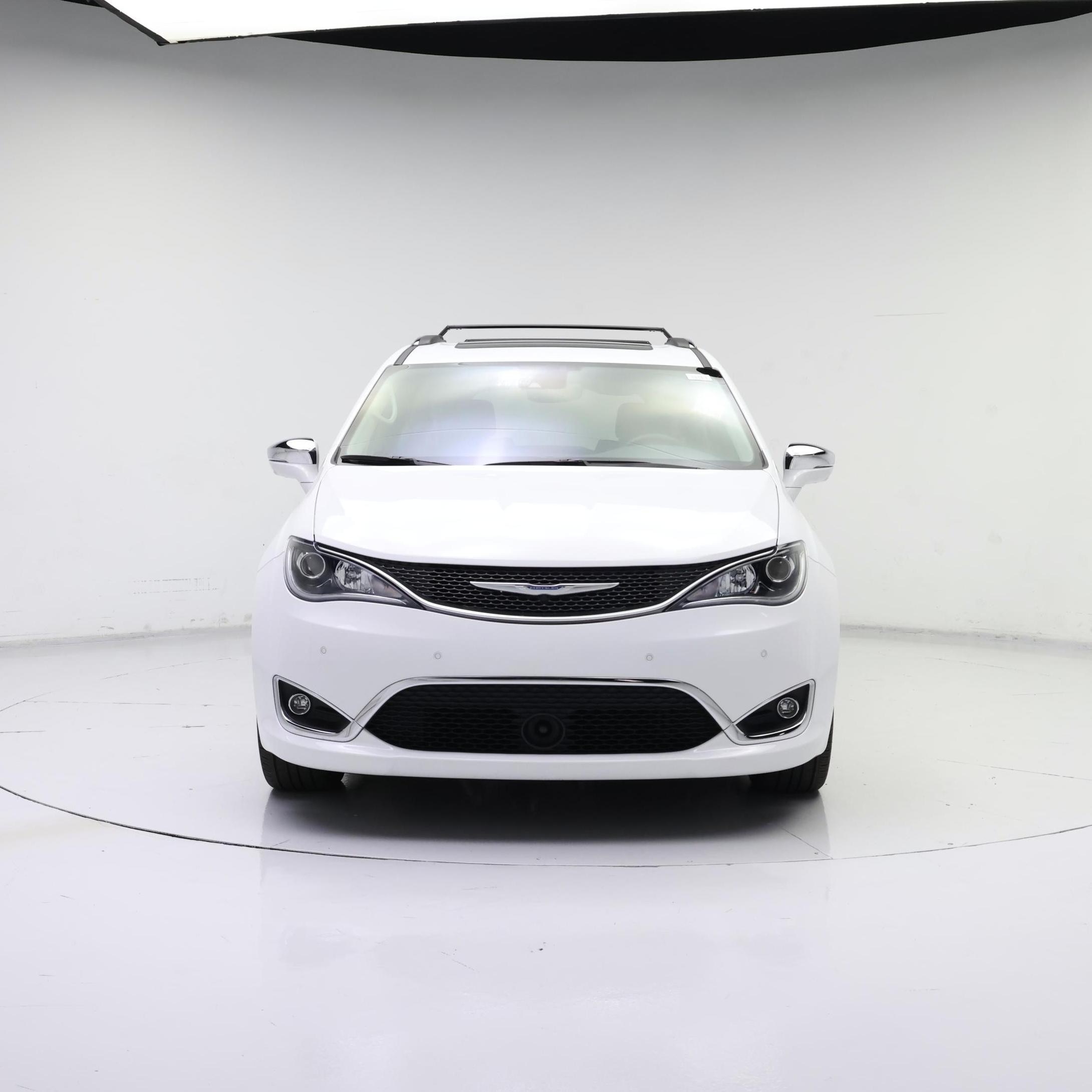 Thumbnail: 2017 Chrysler Pacifica - 5