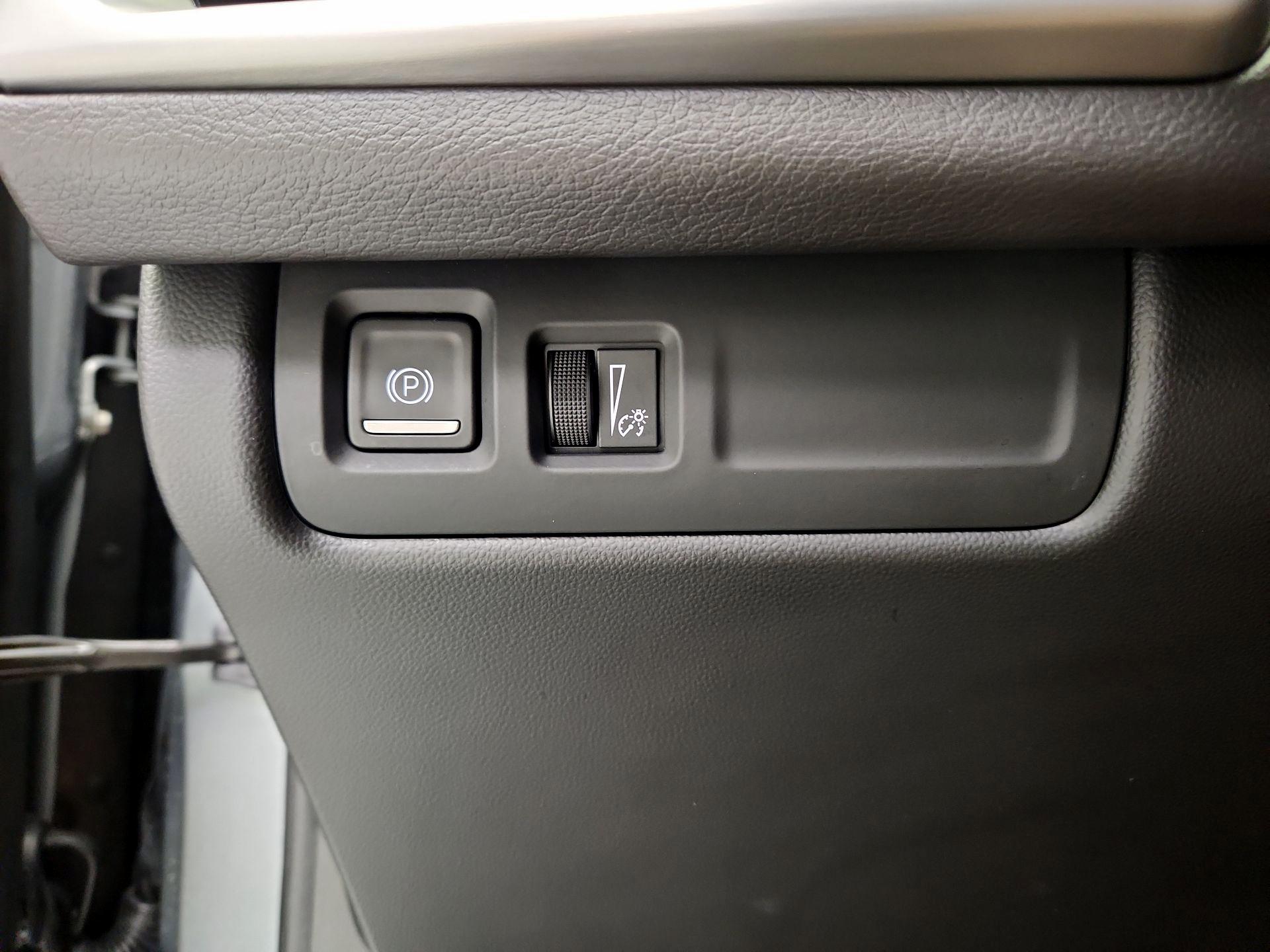 Thumbnail: 2025 Cadillac XT4 - 13