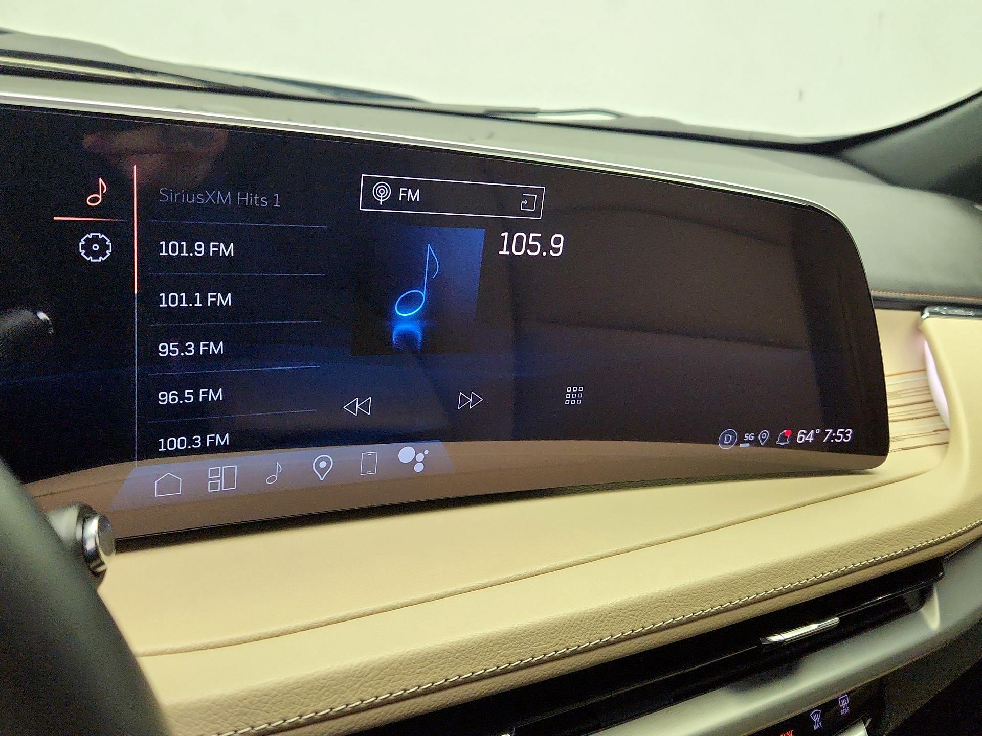 Thumbnail: 2025 Cadillac XT4 - 16