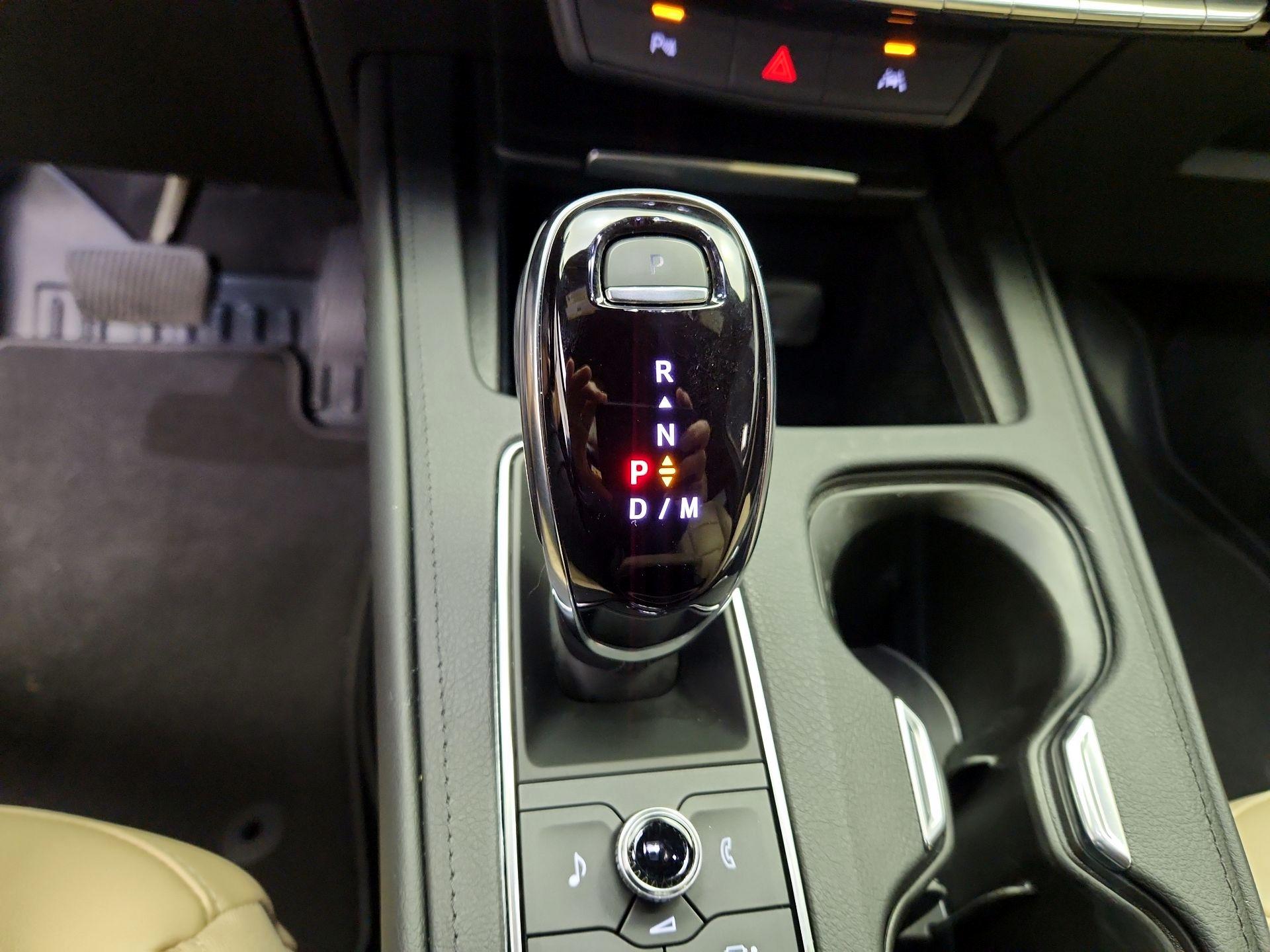 Thumbnail: 2025 Cadillac XT4 - 18