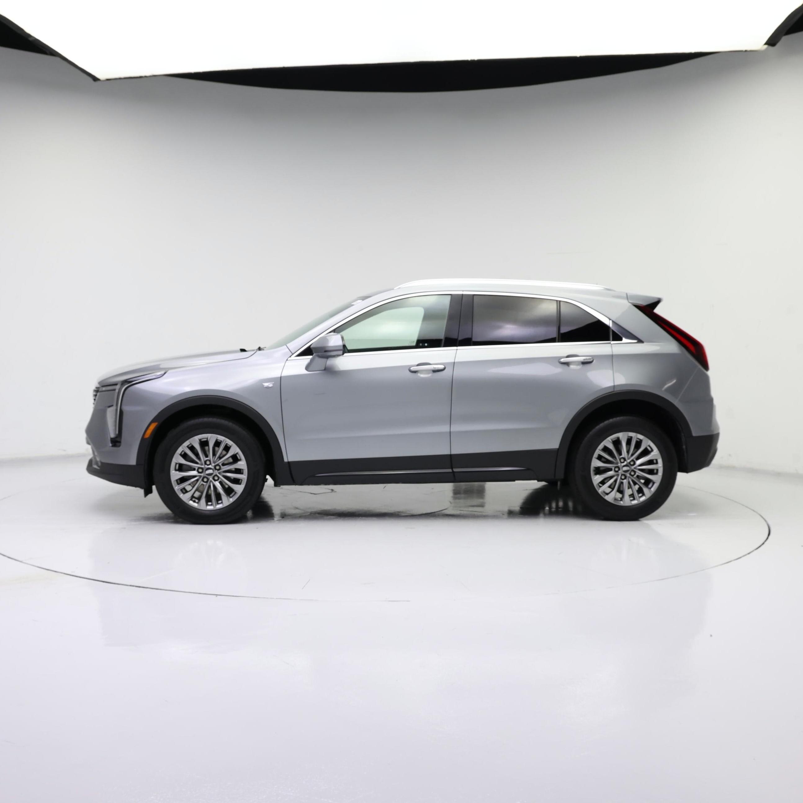 Thumbnail: 2025 Cadillac XT4 - 3