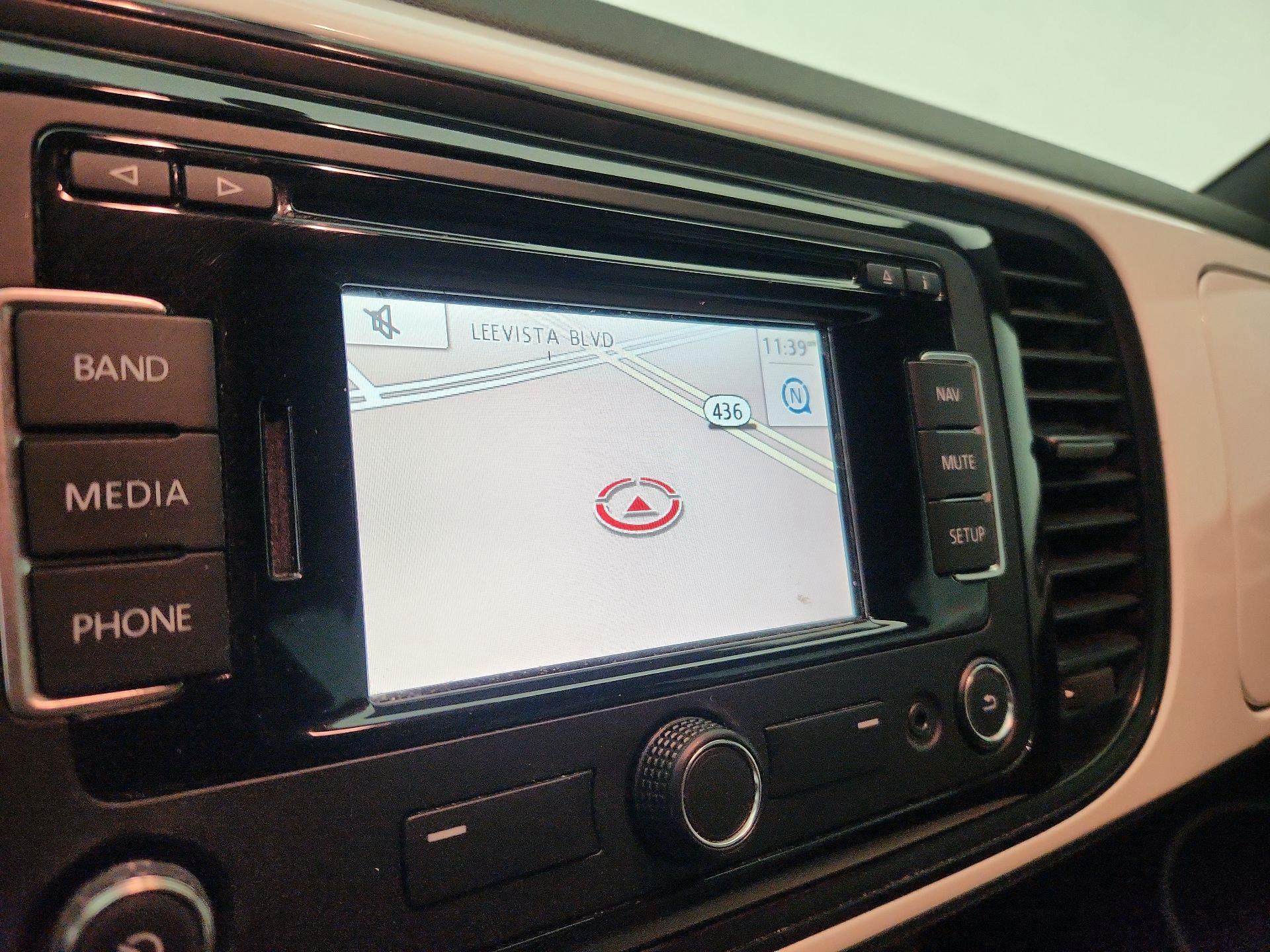 Thumbnail: 2015 Volkswagen Beetle - 14