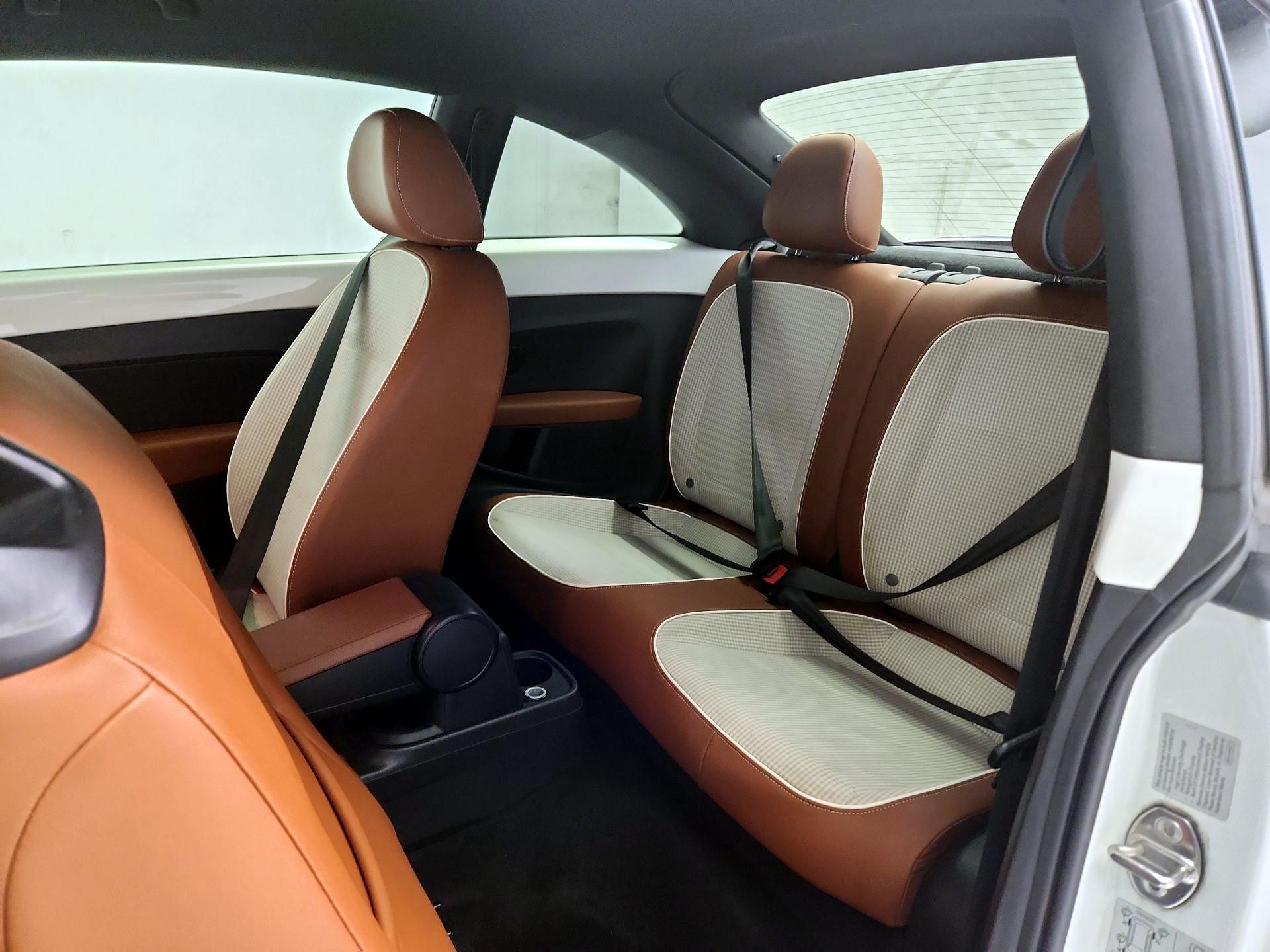 Thumbnail: 2015 Volkswagen Beetle - 19