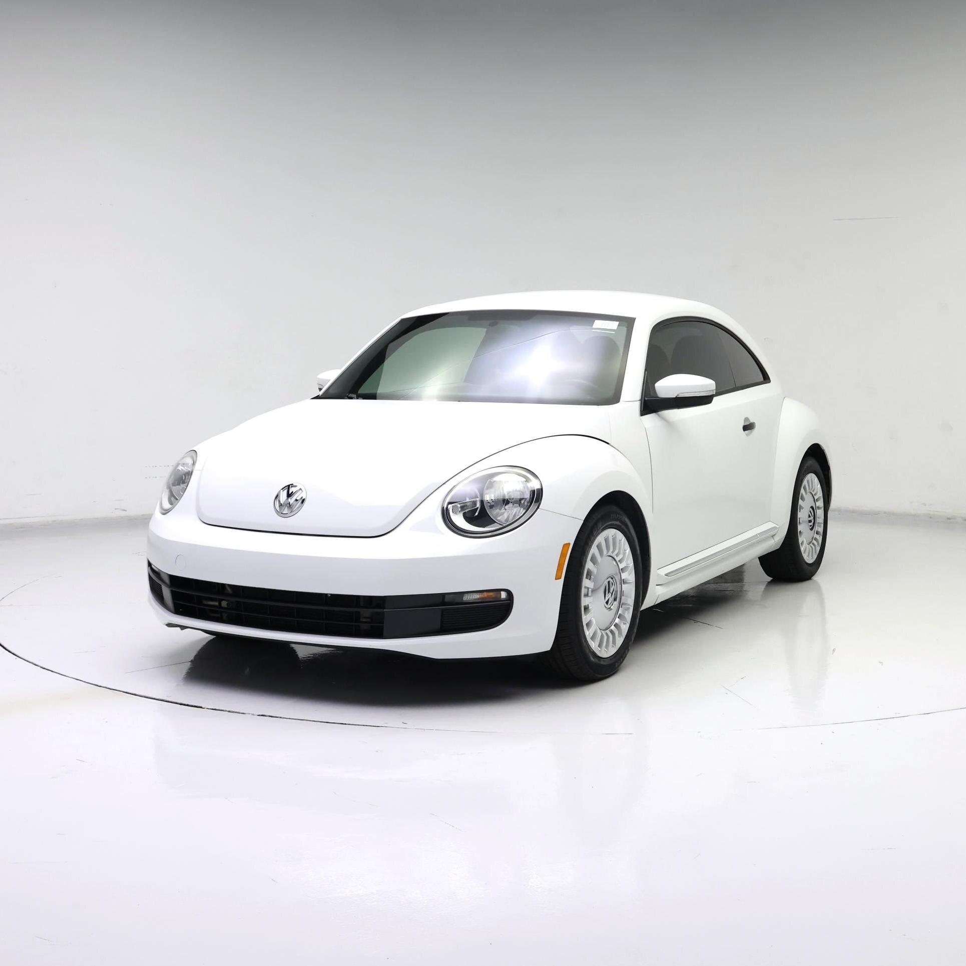 Thumbnail: 2015 Volkswagen Beetle - 4