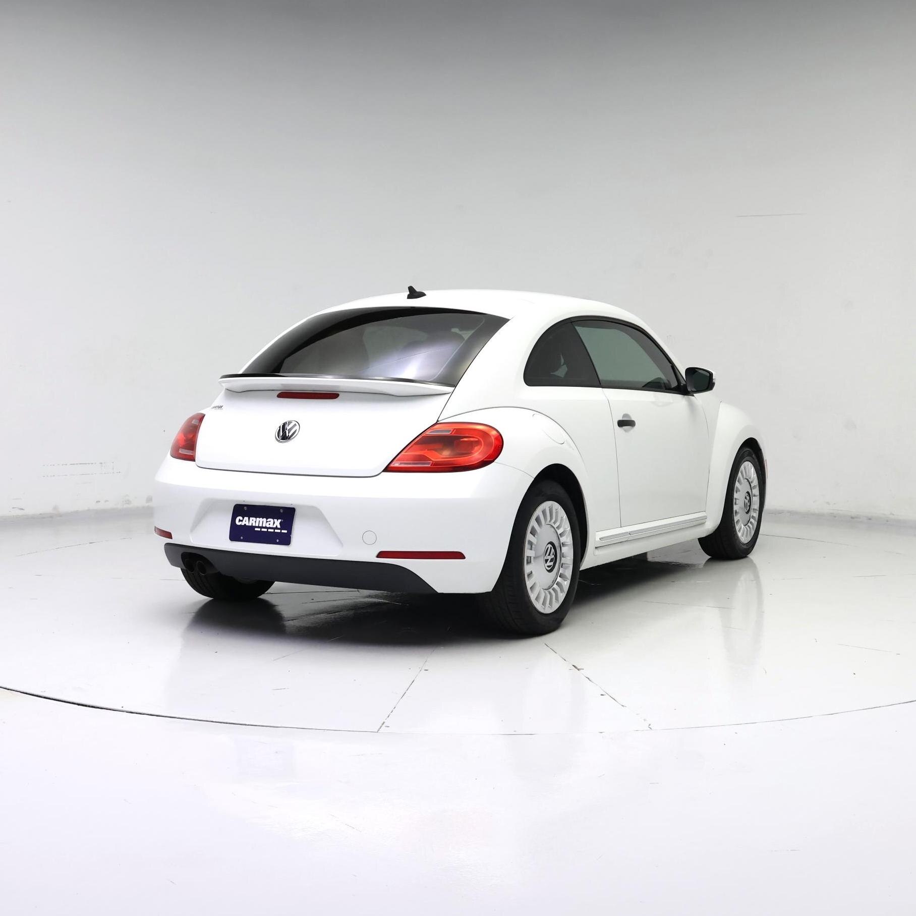 Thumbnail: 2015 Volkswagen Beetle - 8