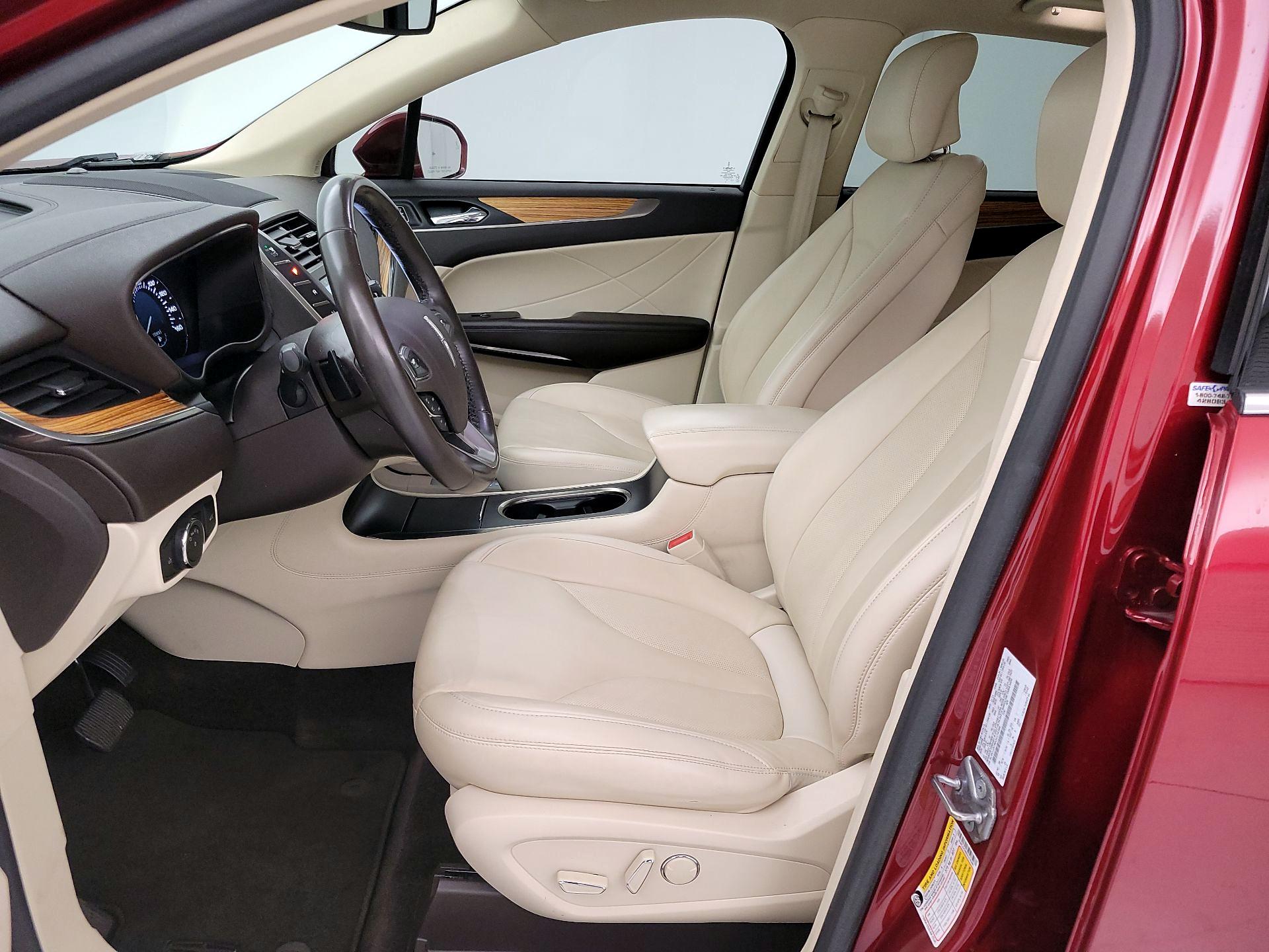 Thumbnail: 2016 Lincoln MKC - 11