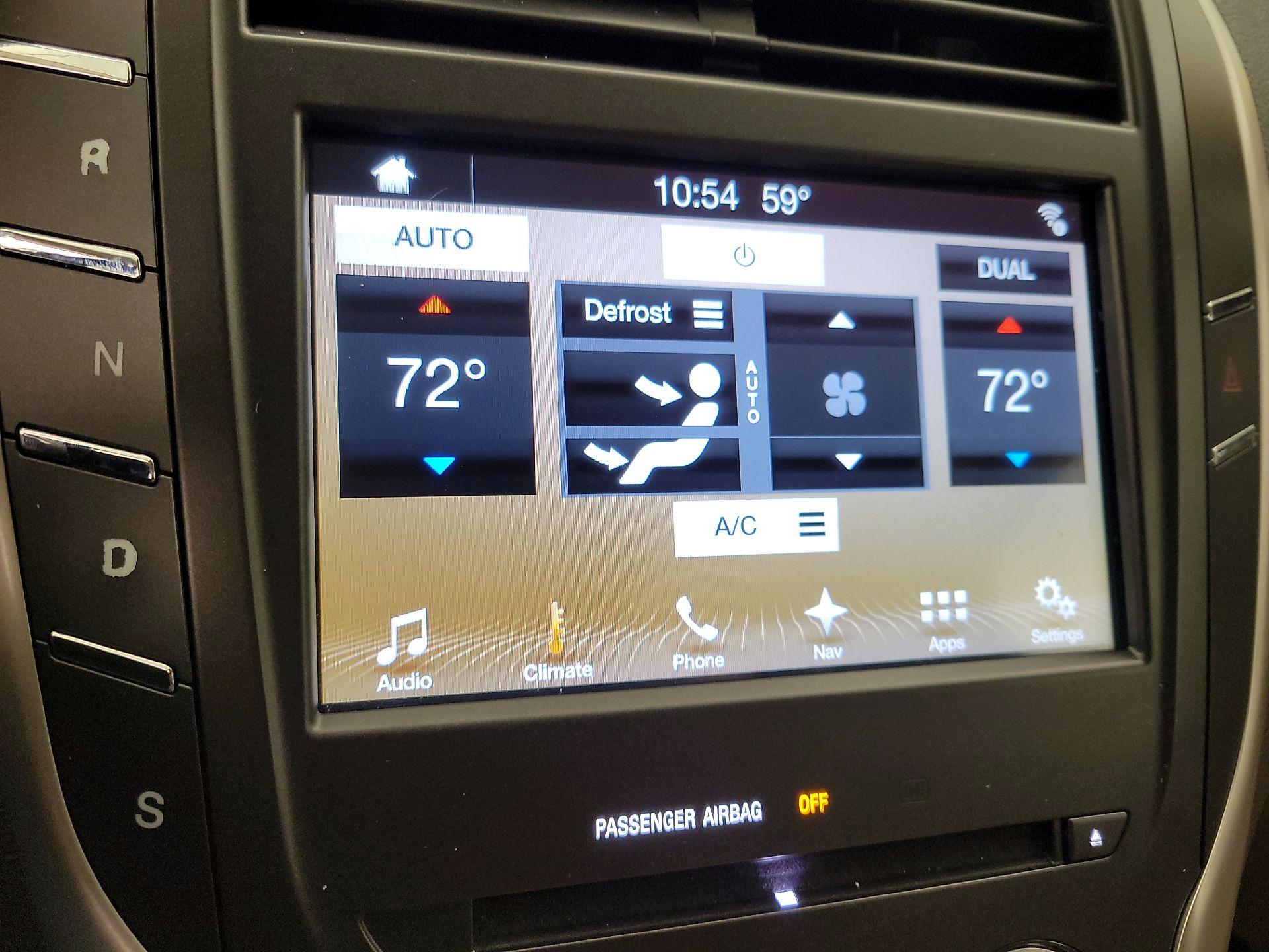 Thumbnail: 2016 Lincoln MKC - 17