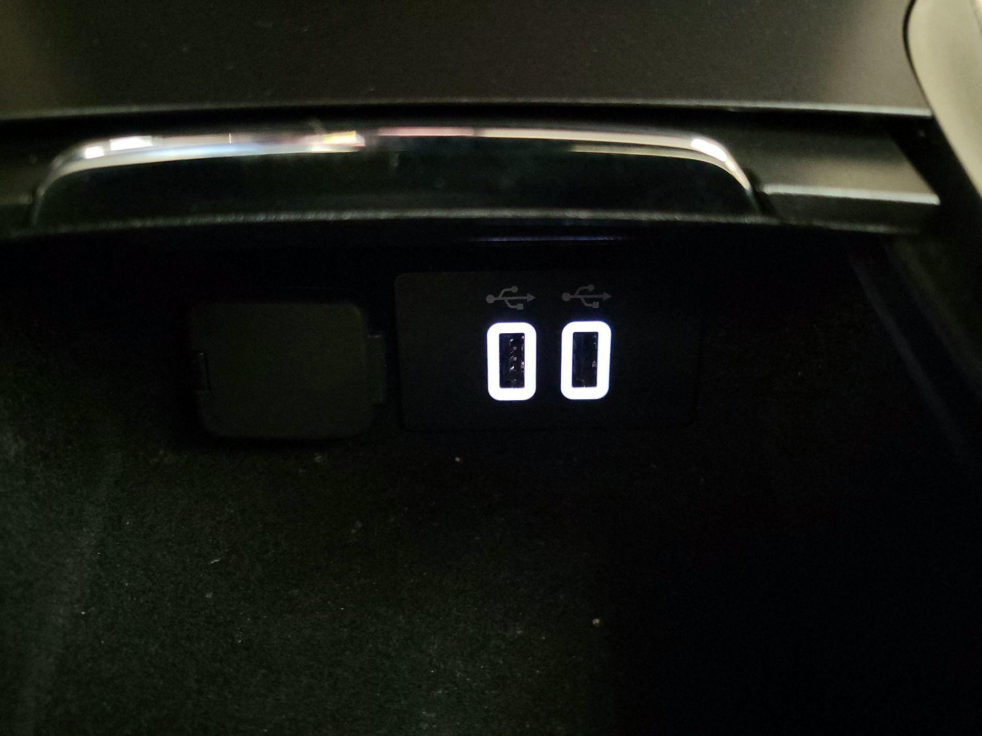 Thumbnail: 2016 Lincoln MKC - 19