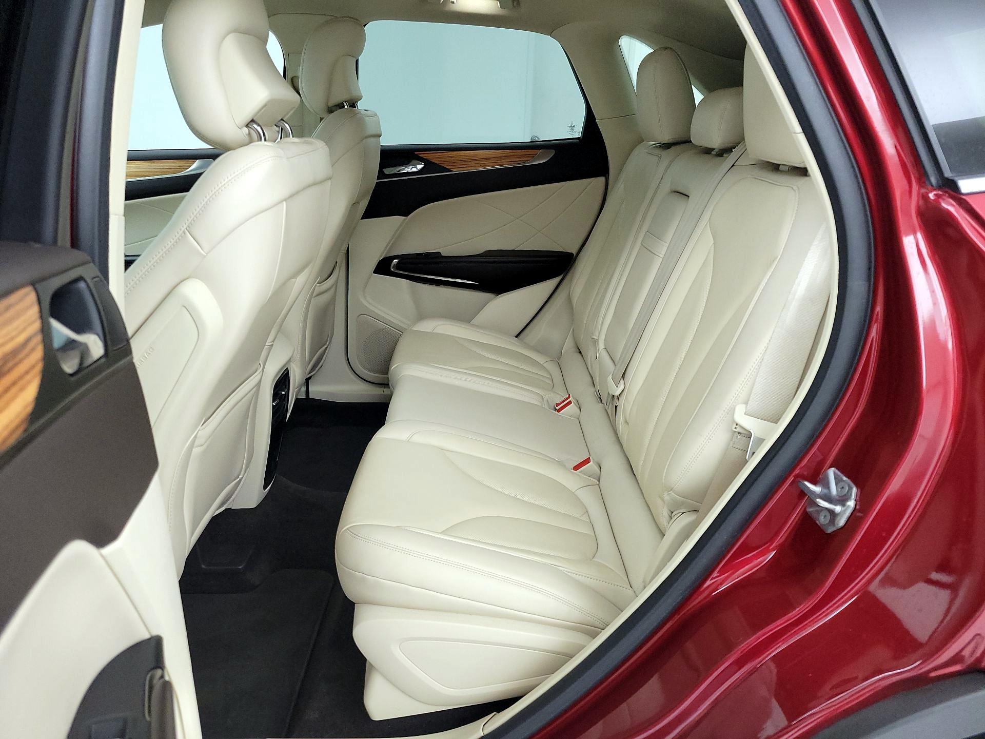 Thumbnail: 2016 Lincoln MKC - 20