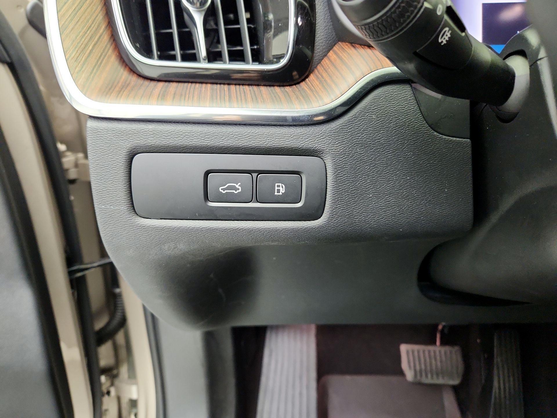 Thumbnail: 2024 Volvo XC60 - 13