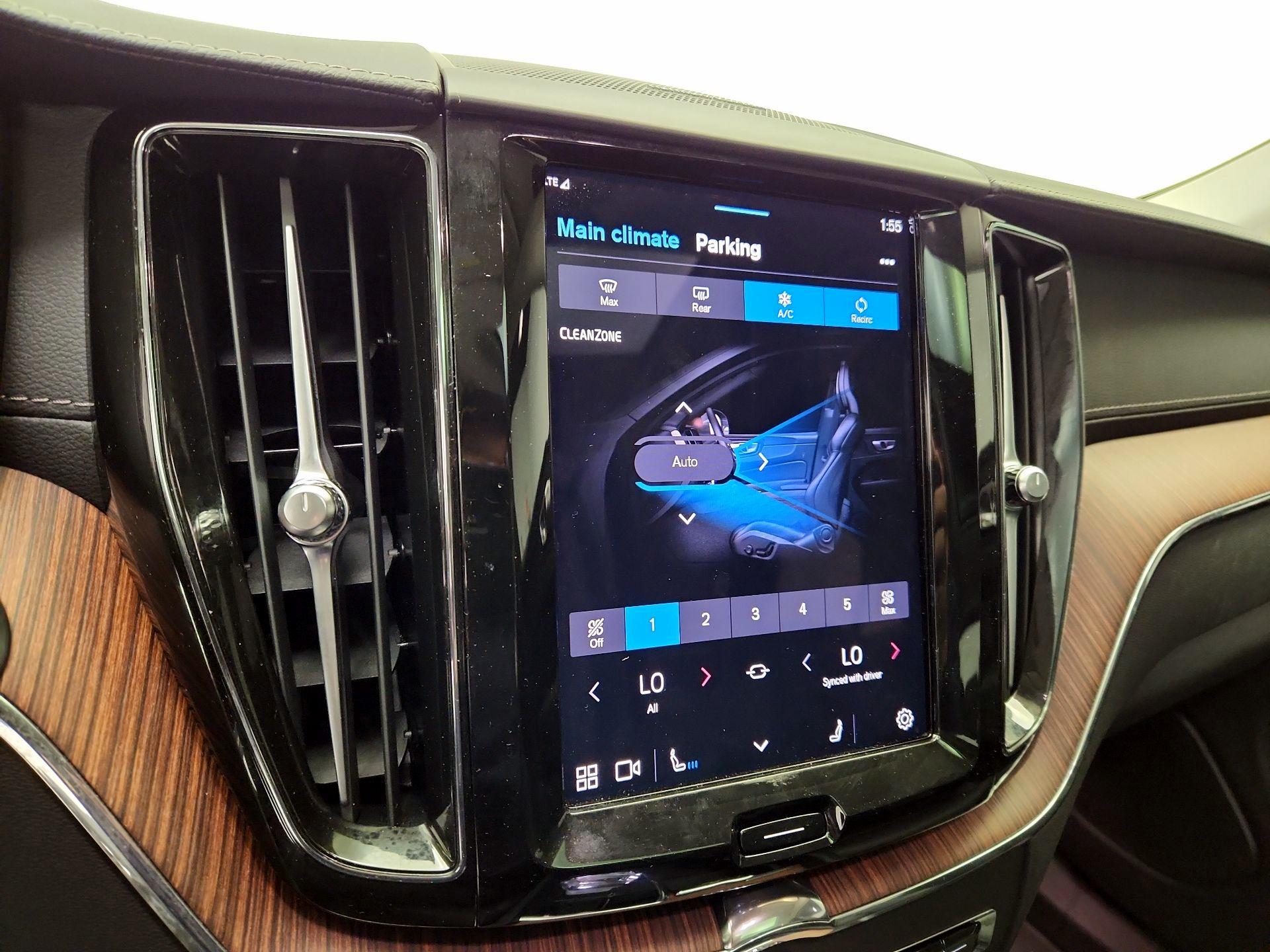 Thumbnail: 2024 Volvo XC60 - 16