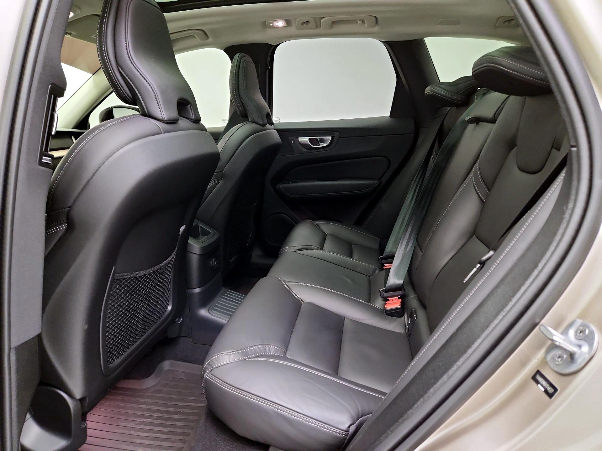 Thumbnail: 2024 Volvo XC60 - 20