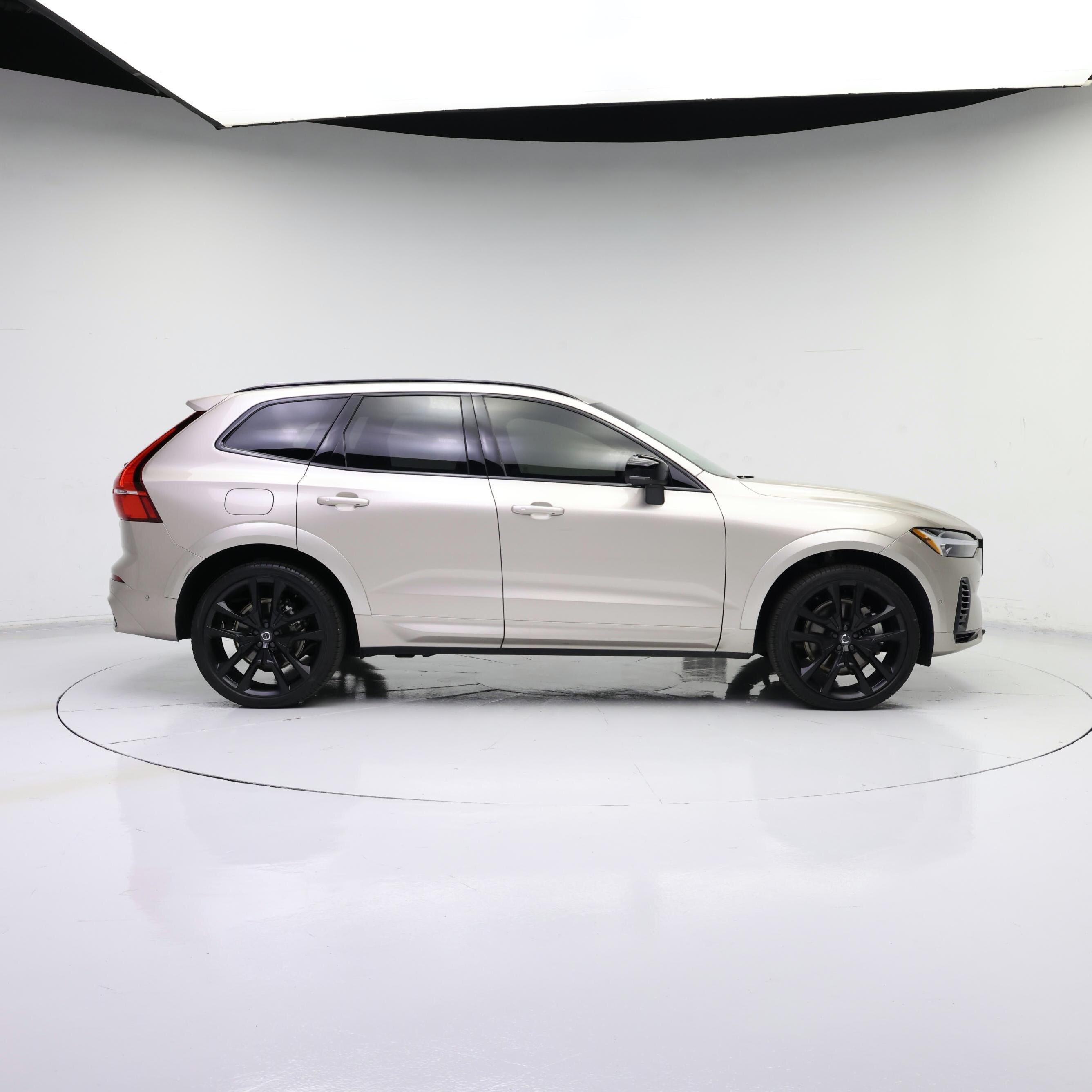 Thumbnail: 2024 Volvo XC60 - 7