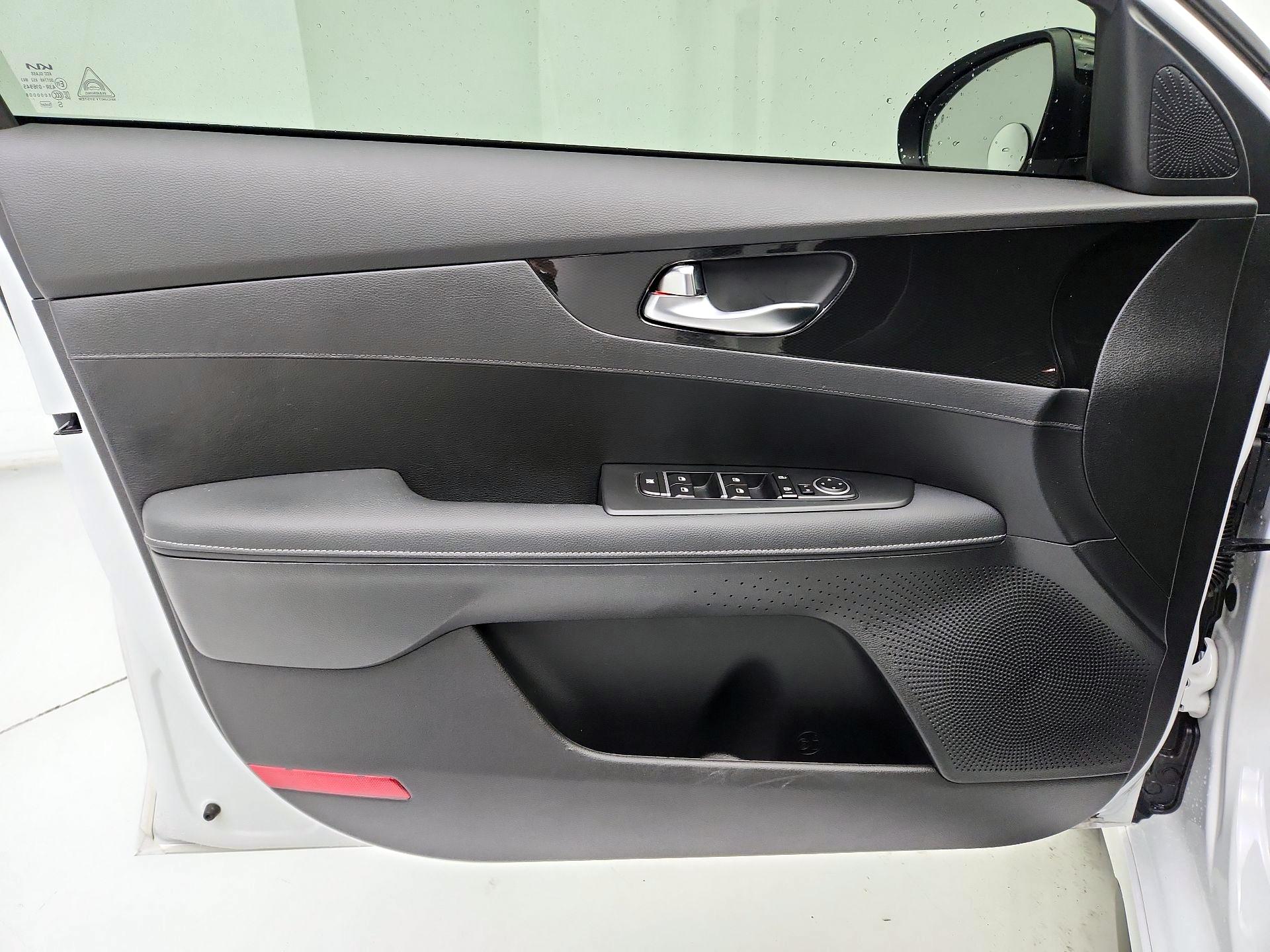 Thumbnail: 2024 Kia Forte - 12