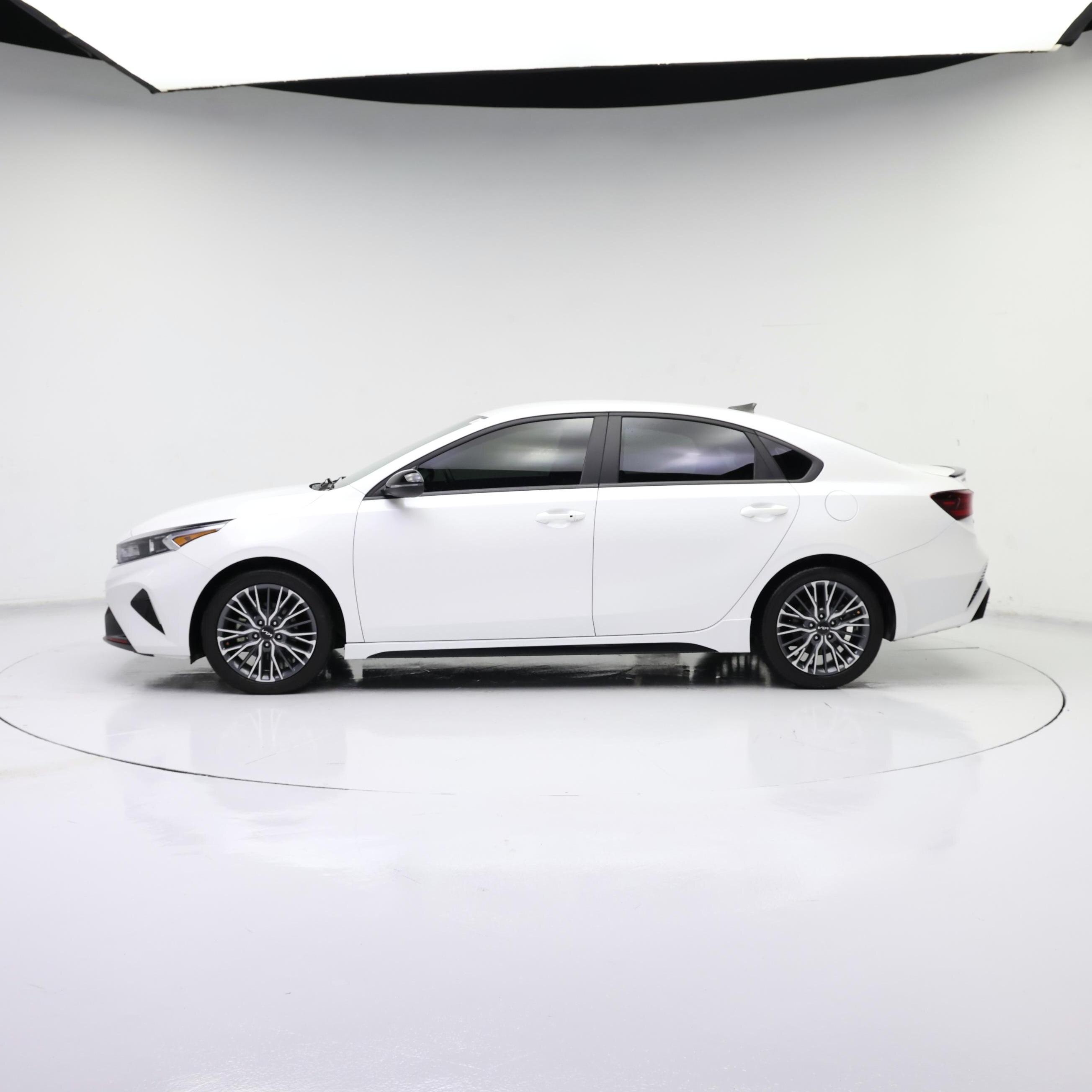 Thumbnail: 2024 Kia Forte - 3