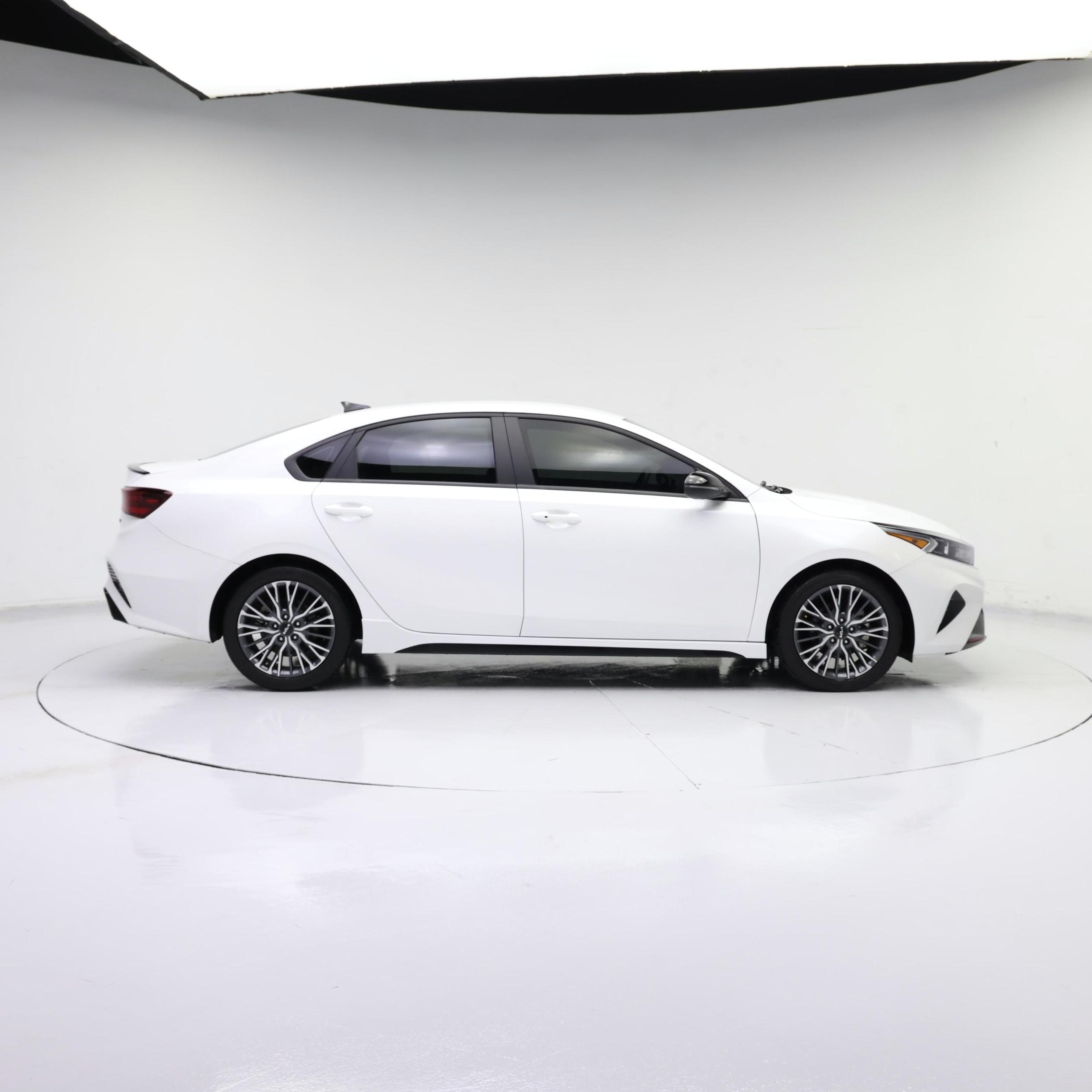 Thumbnail: 2024 Kia Forte - 7