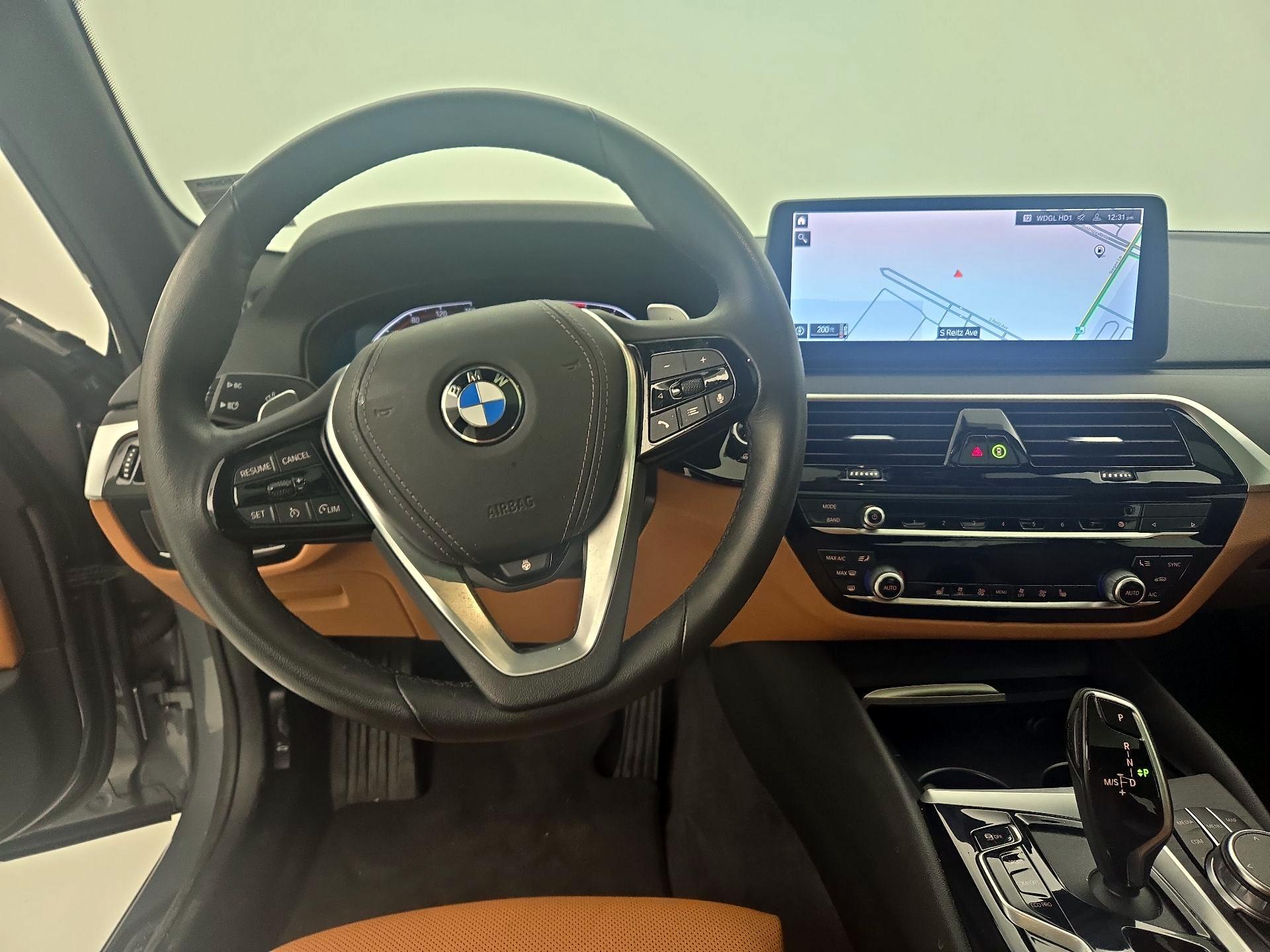 Thumbnail: 2023 BMW 5 Series - 10