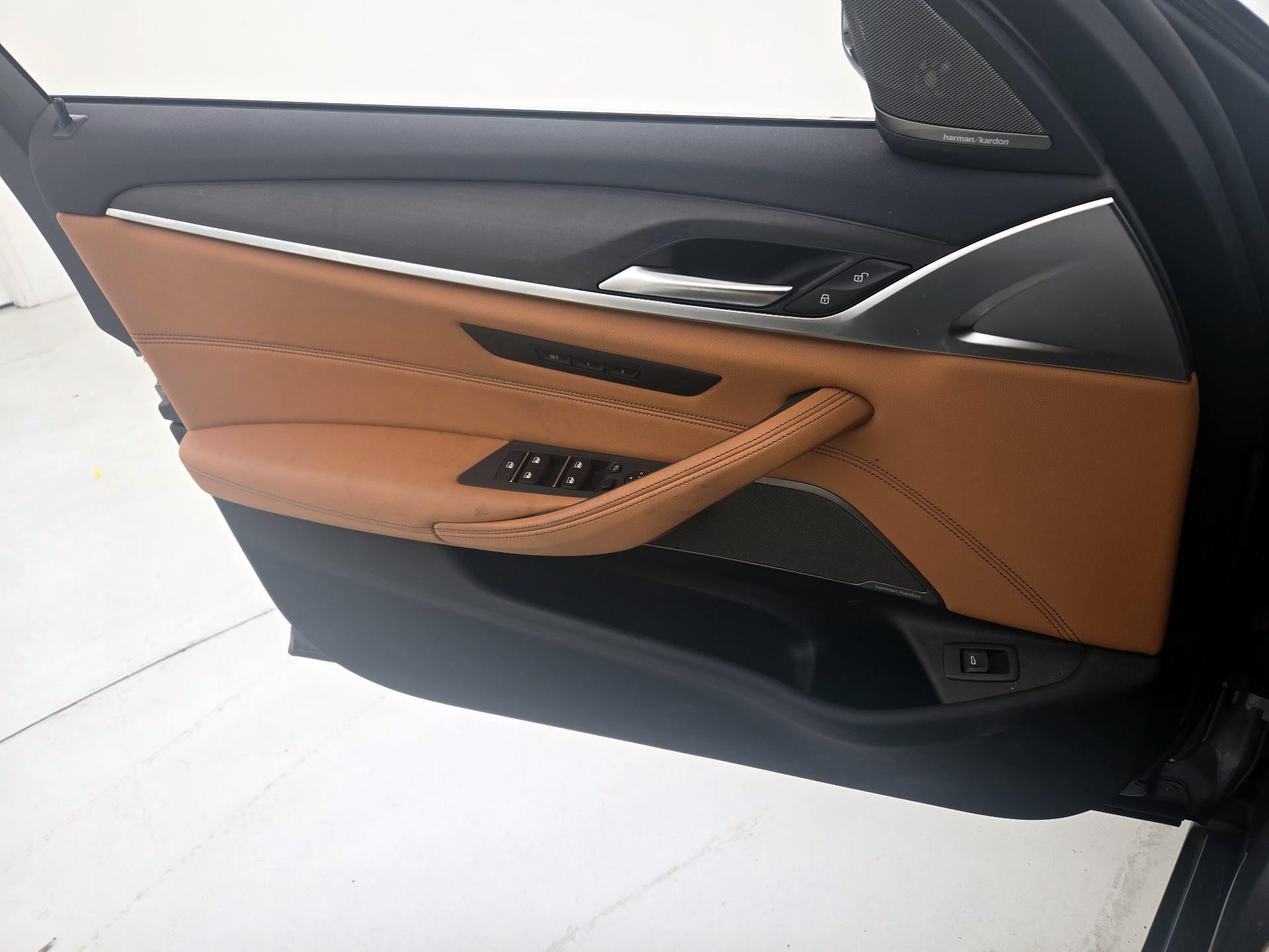 Thumbnail: 2023 BMW 5 Series - 12