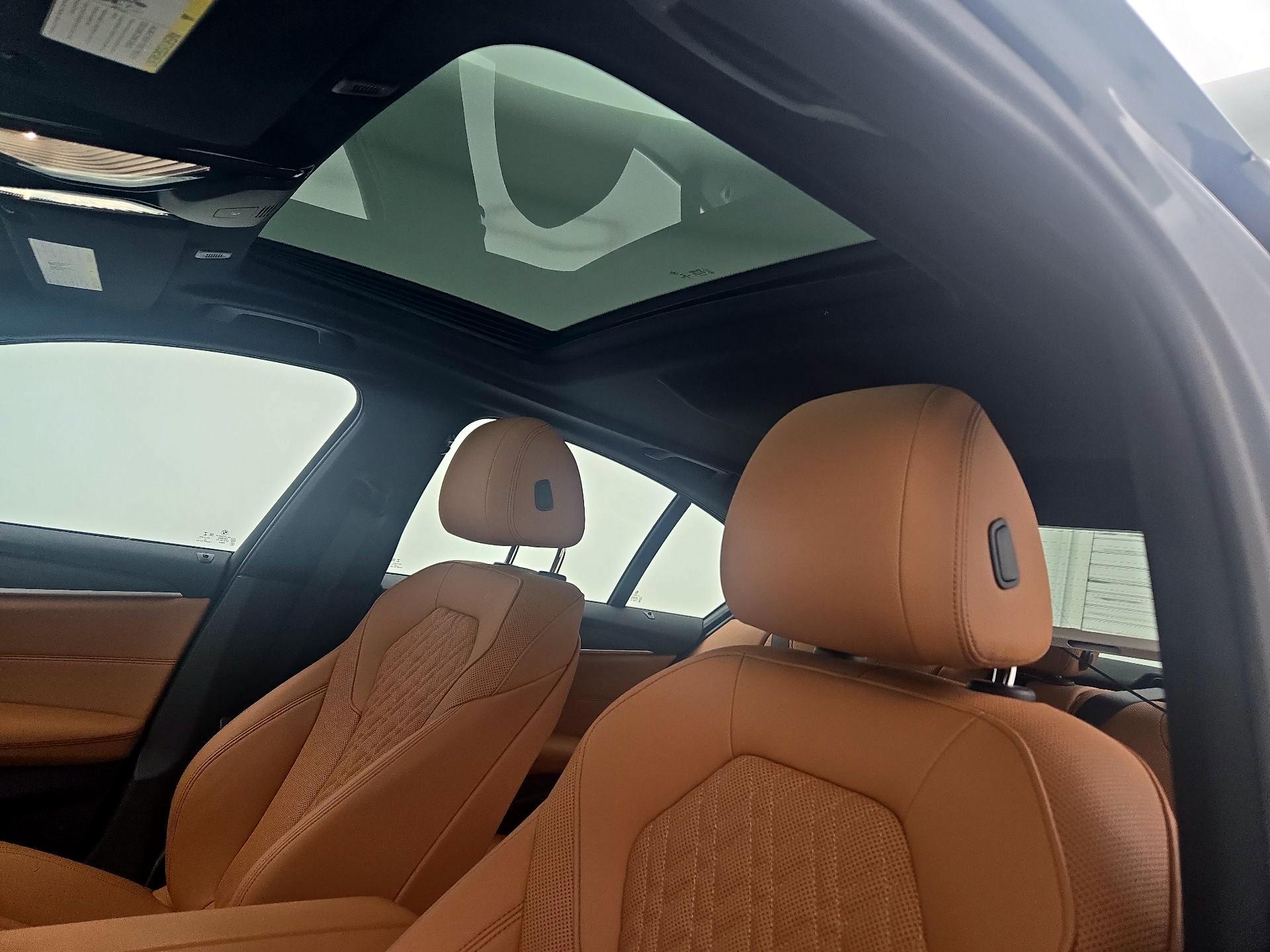 Thumbnail: 2023 BMW 5 Series - 20