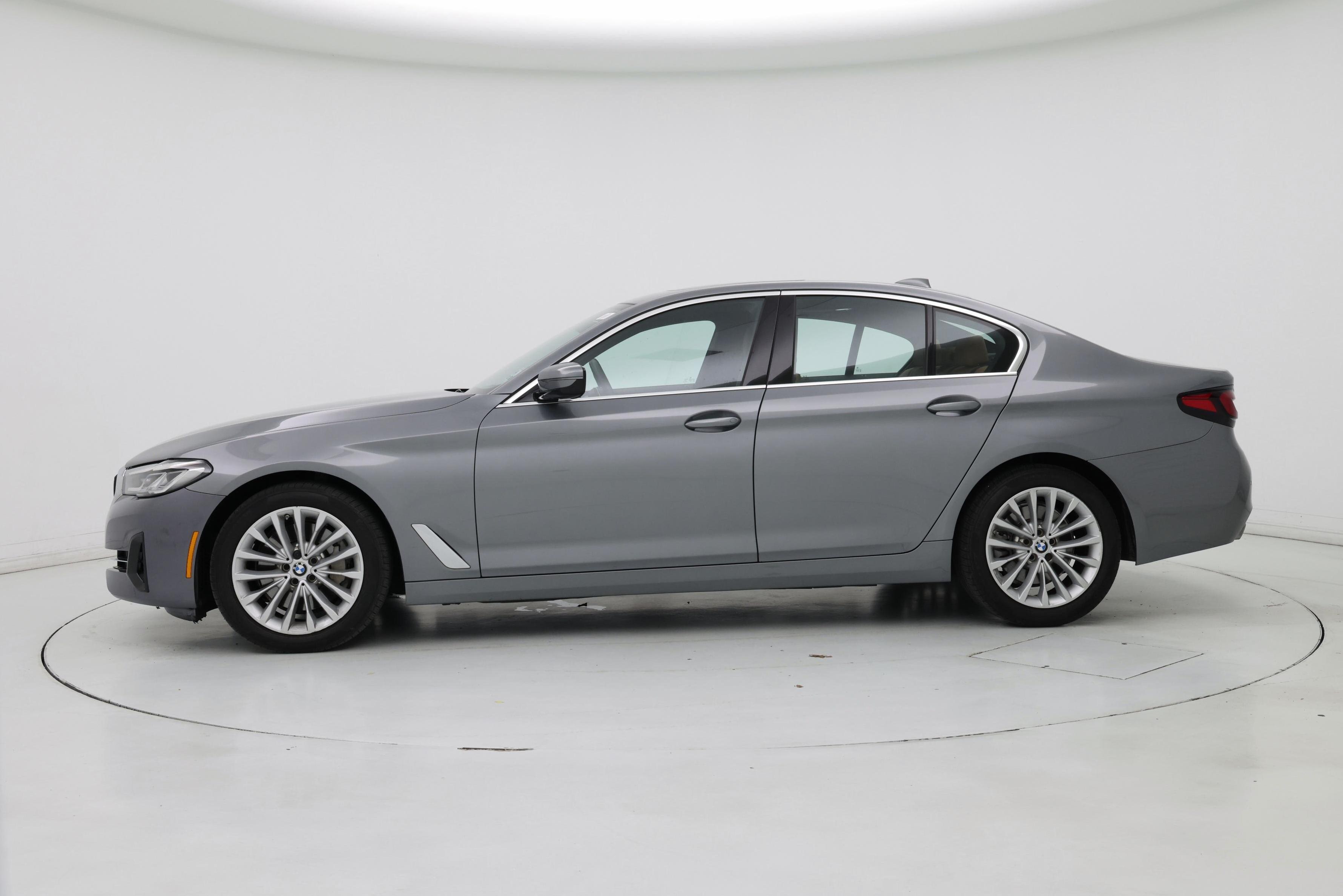 Thumbnail: 2023 BMW 5 Series - 3