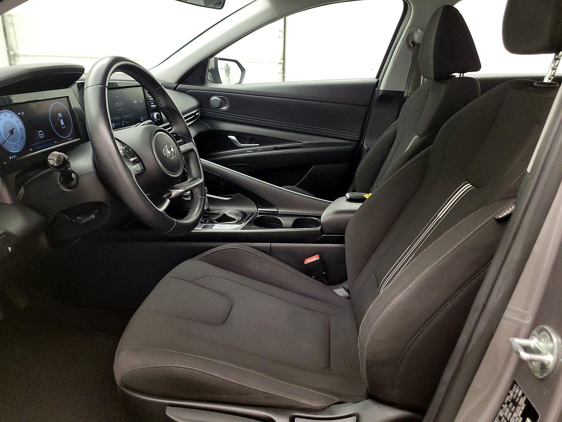 Thumbnail: 2022 Hyundai Elantra - 11