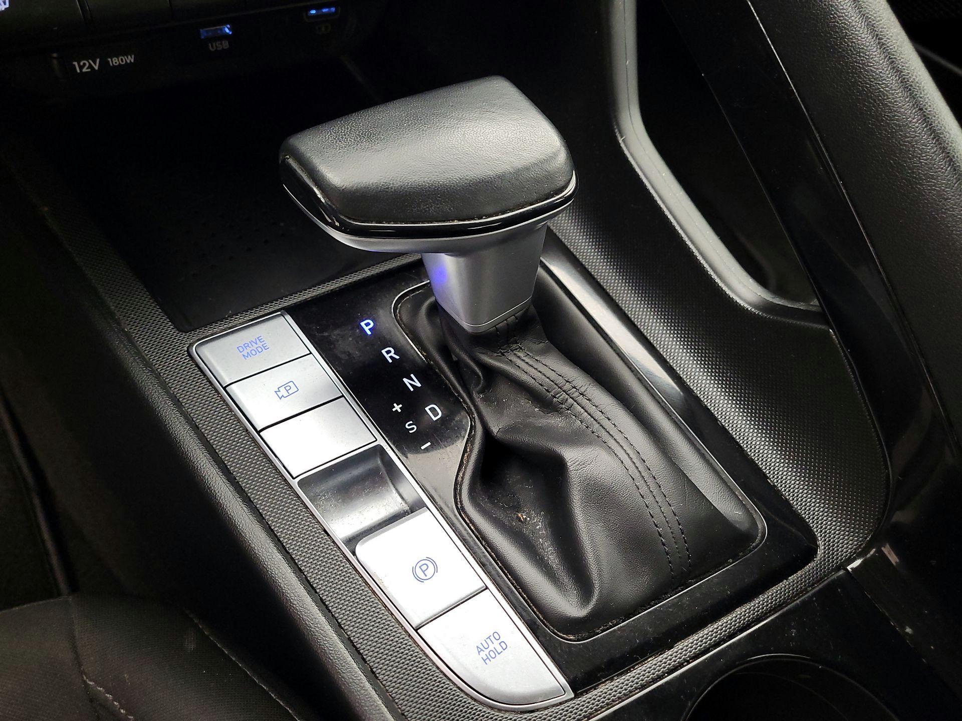 Thumbnail: 2022 Hyundai Elantra - 17