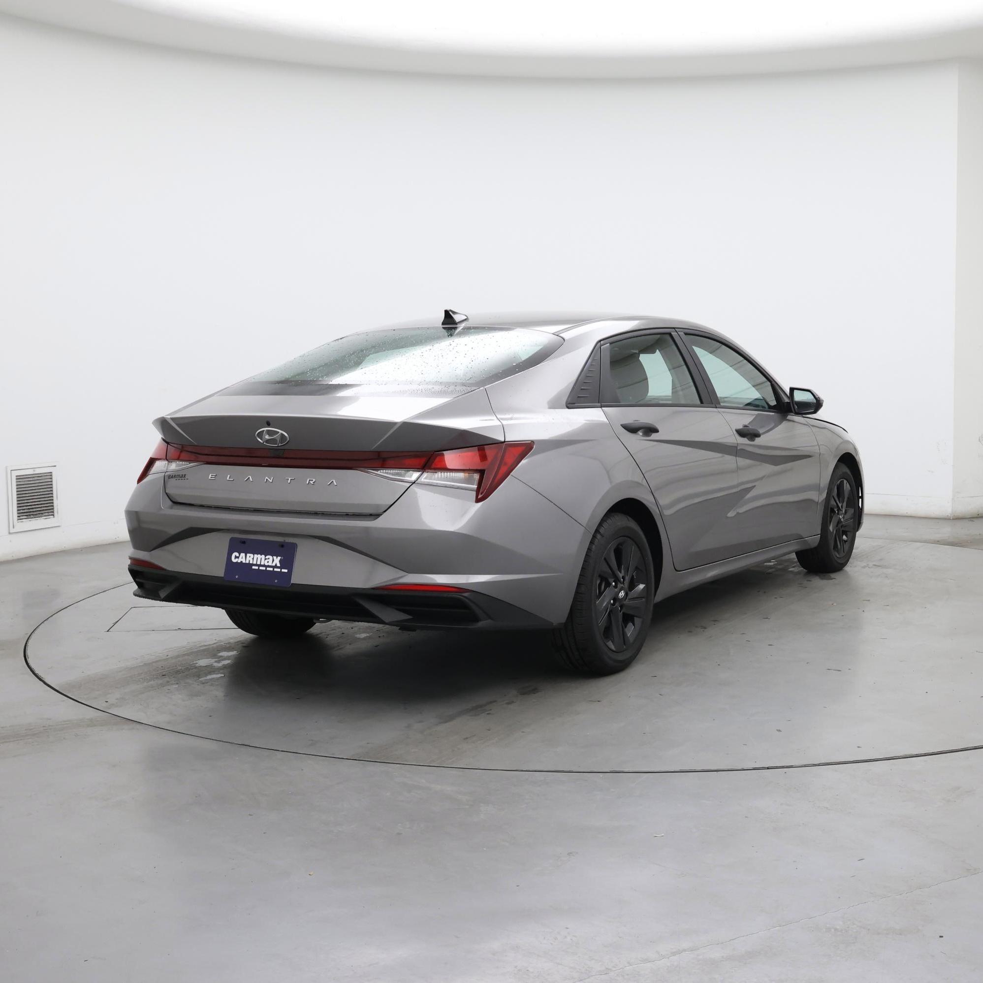 Thumbnail: 2022 Hyundai Elantra - 8