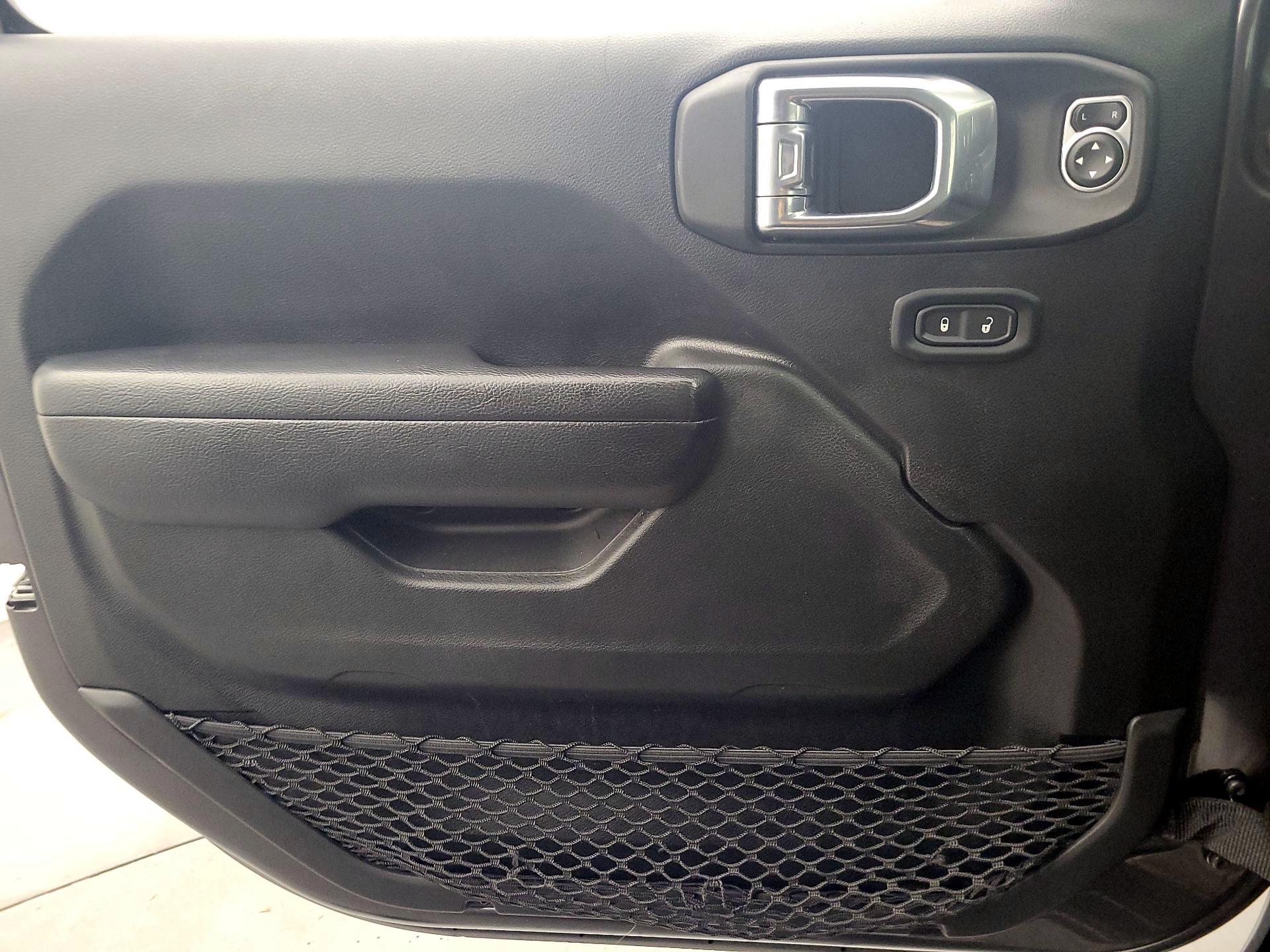 Thumbnail: 2022 Jeep Gladiator - 12