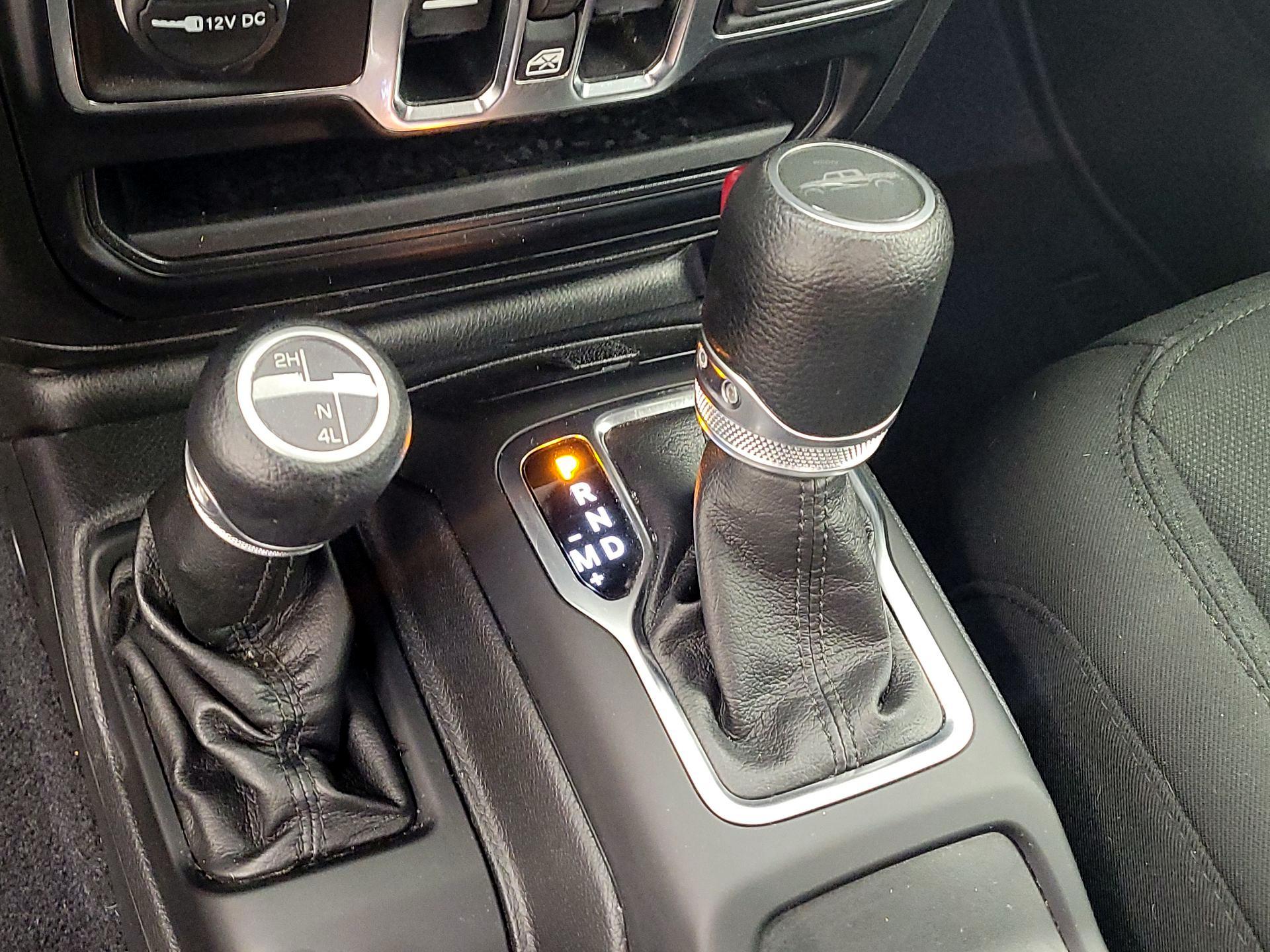 Thumbnail: 2022 Jeep Gladiator - 17