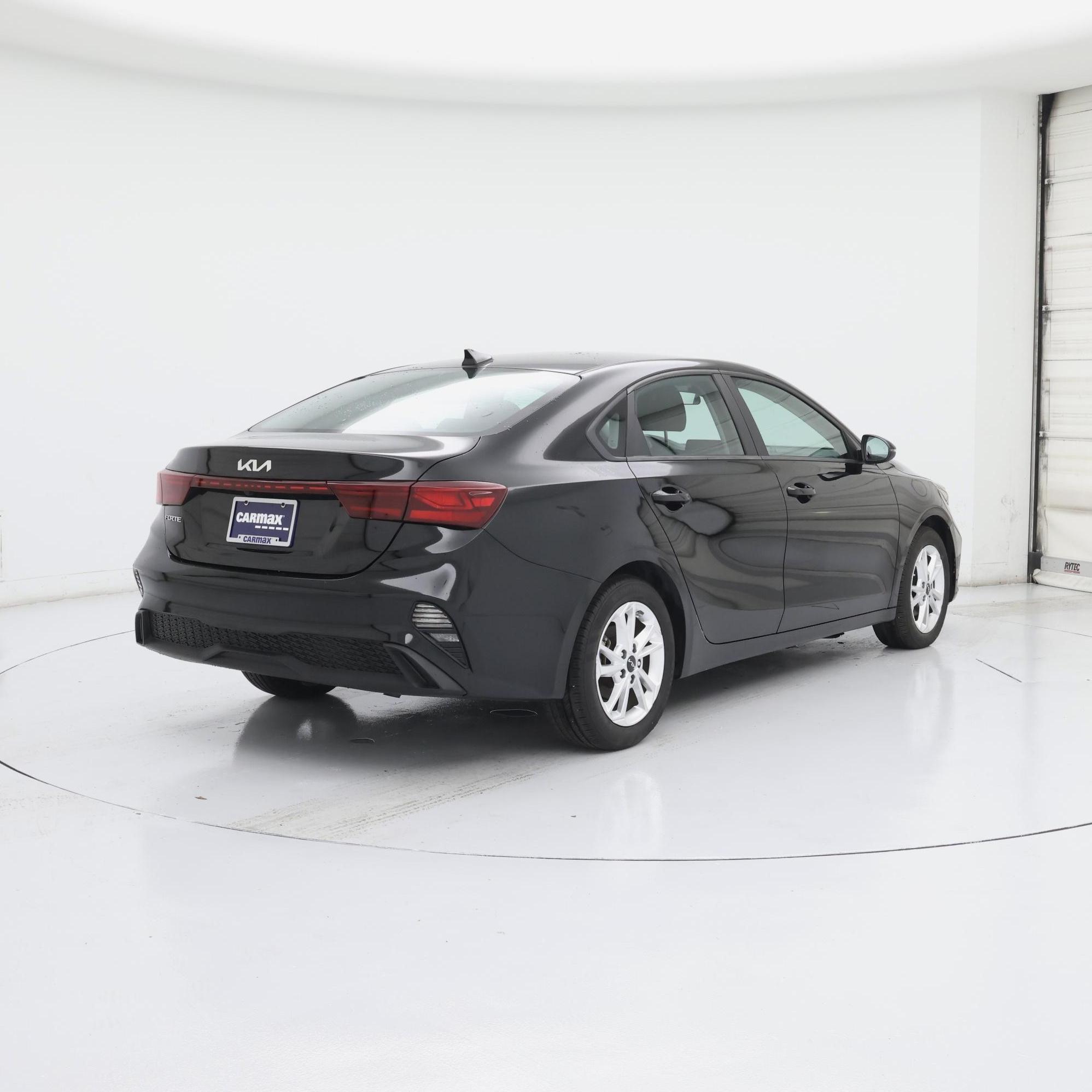 Thumbnail: 2023 Kia Forte - 8