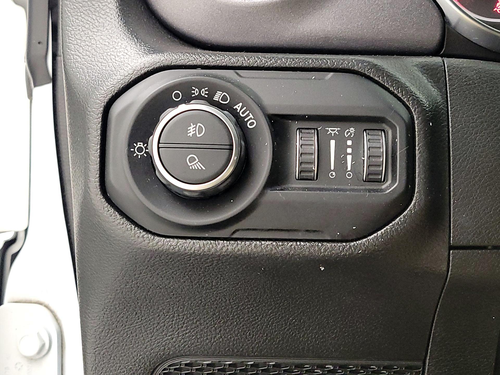 Thumbnail: 2022 Jeep Gladiator - 13