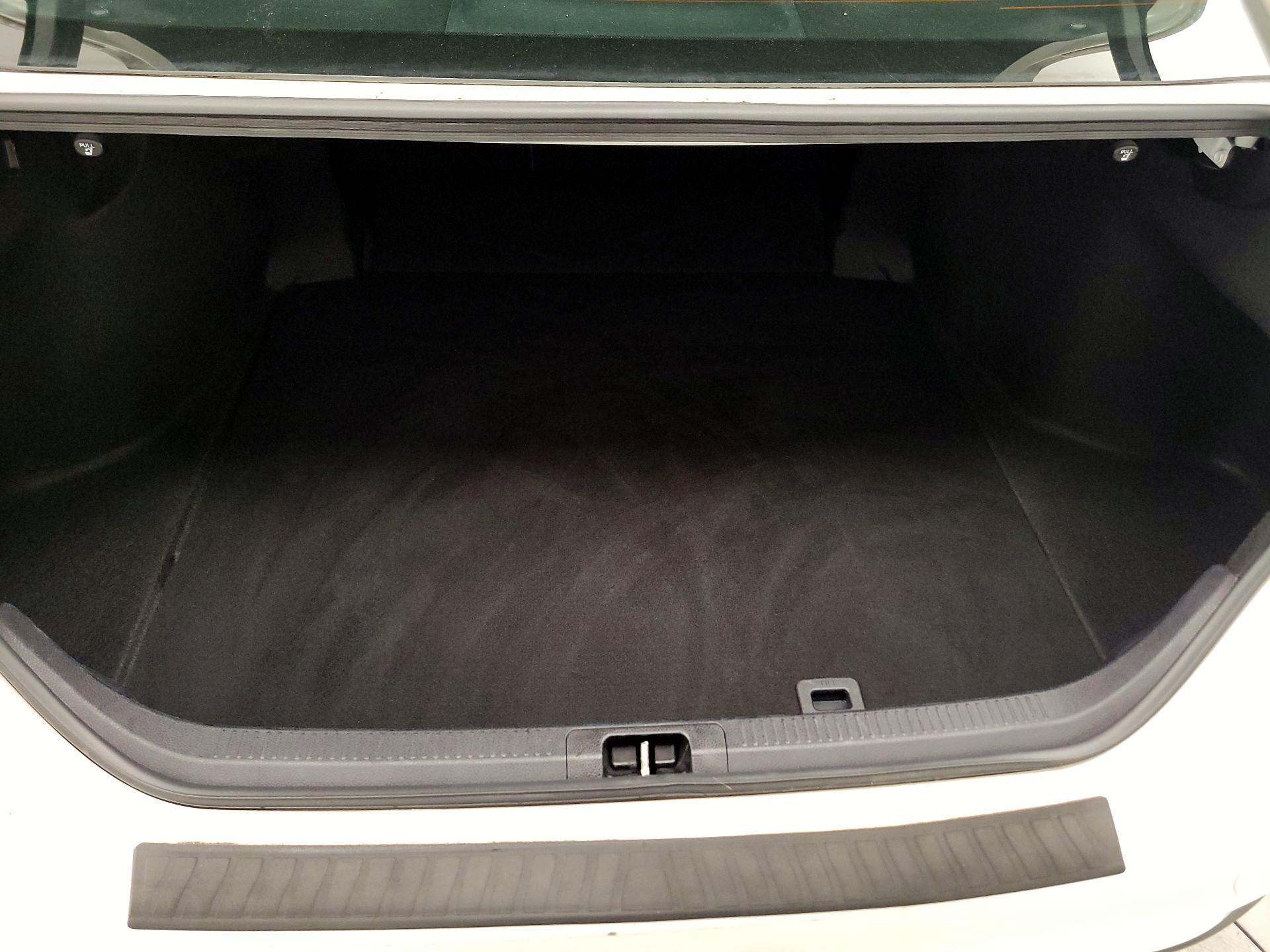 Thumbnail: 2020 Toyota Camry - 18