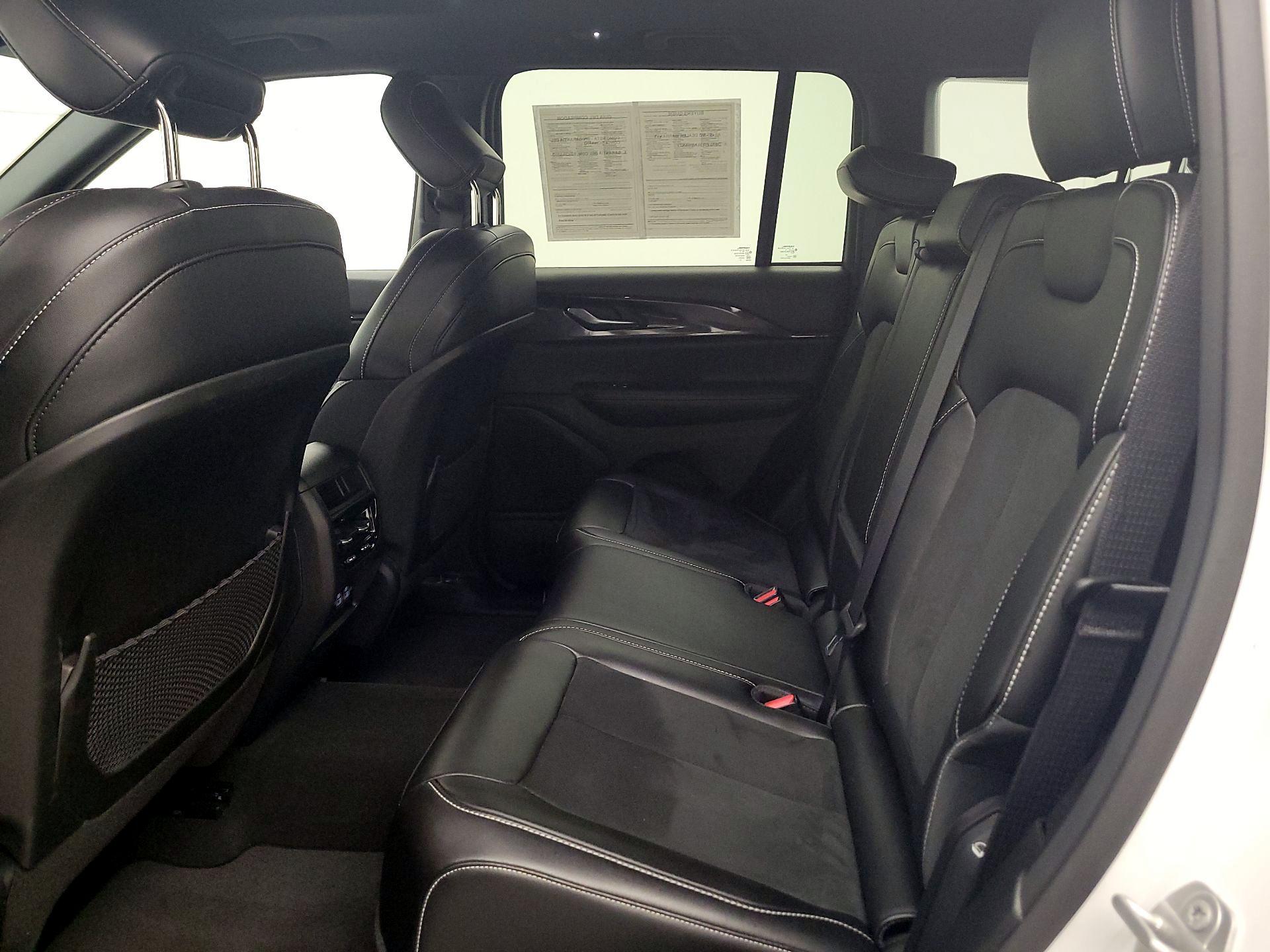 Thumbnail: 2023 Jeep Grand Cherokee - 19