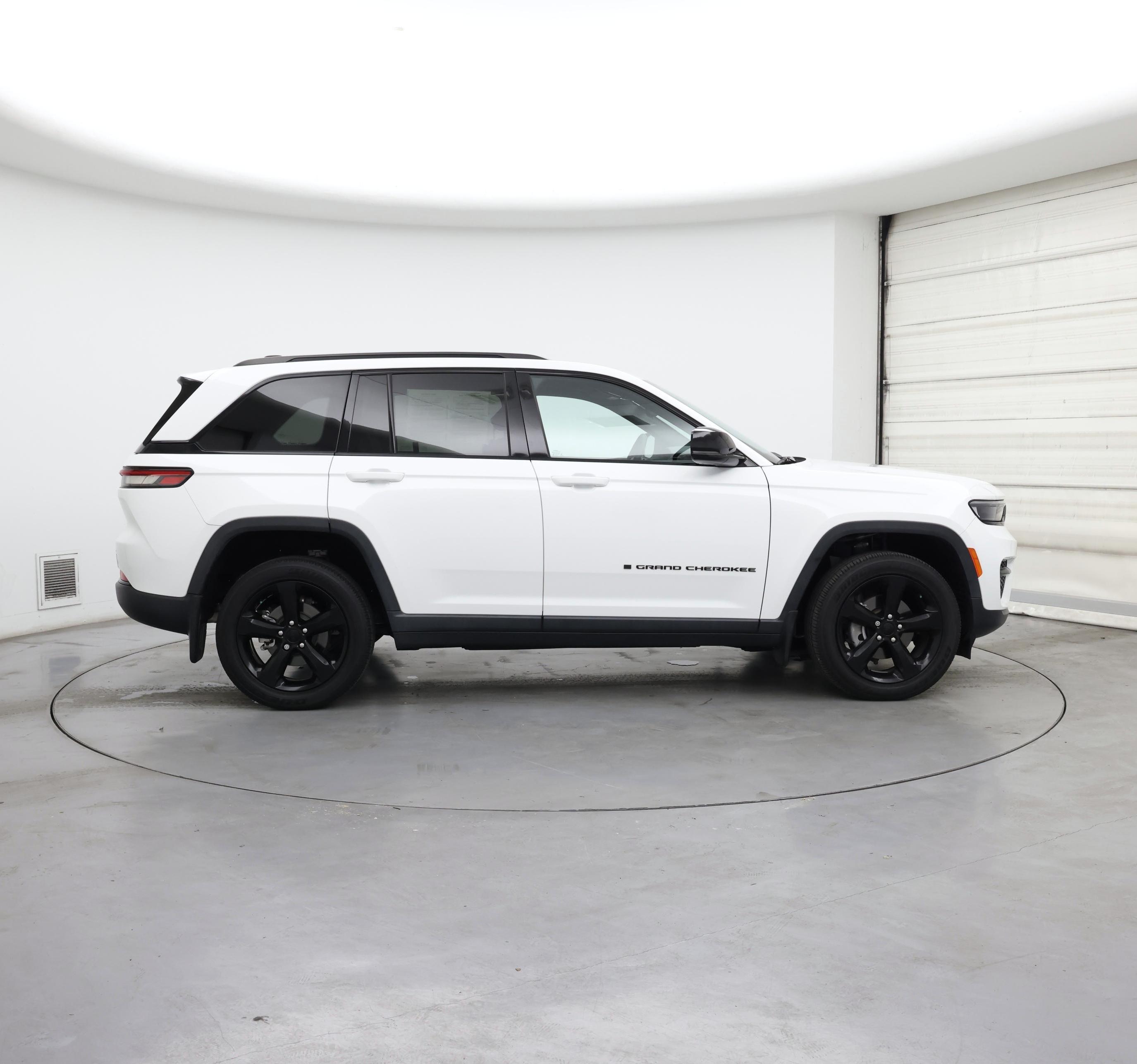 Thumbnail: 2023 Jeep Grand Cherokee - 7