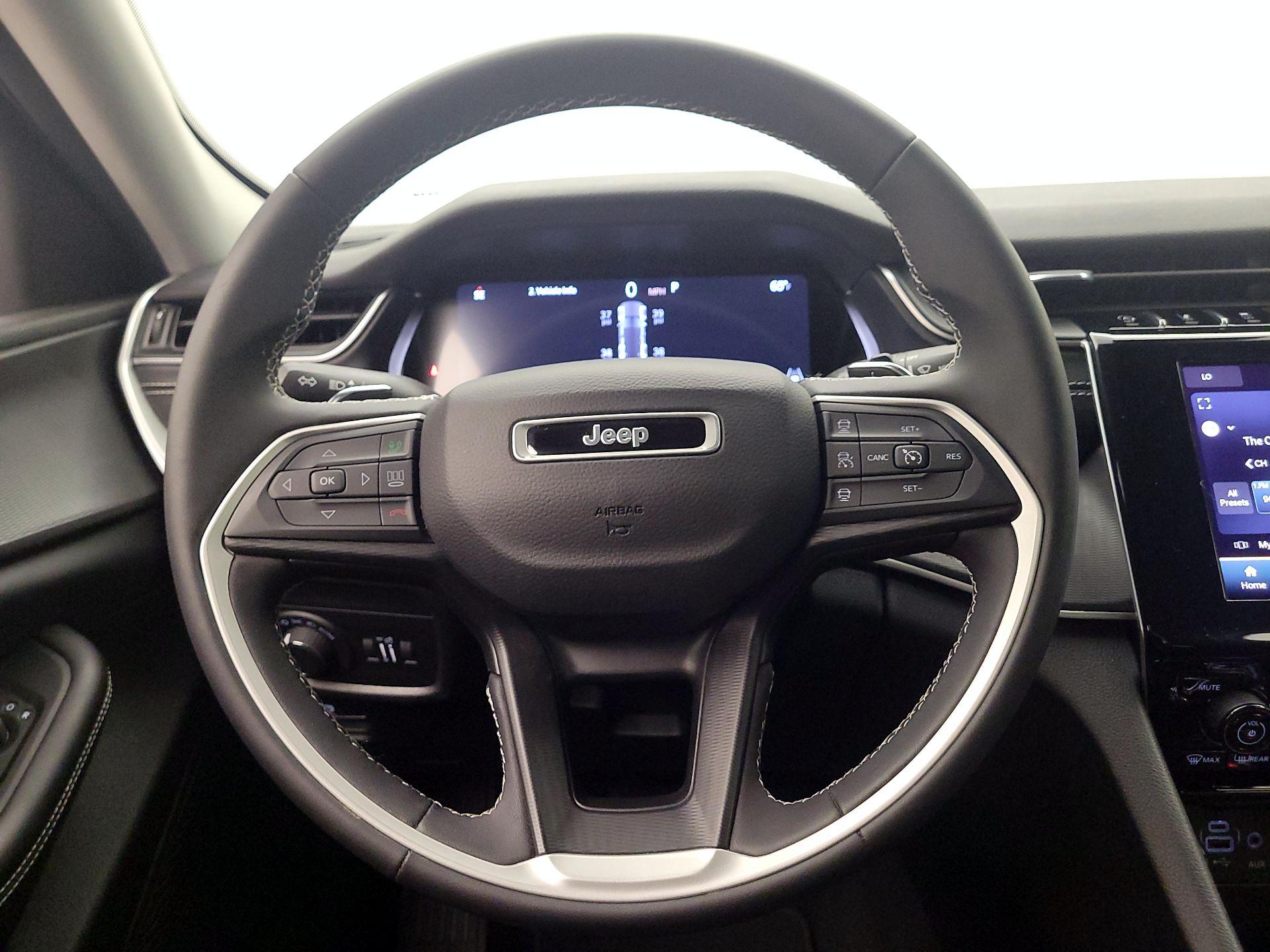 Thumbnail: 2023 Jeep Grand Cherokee - 10